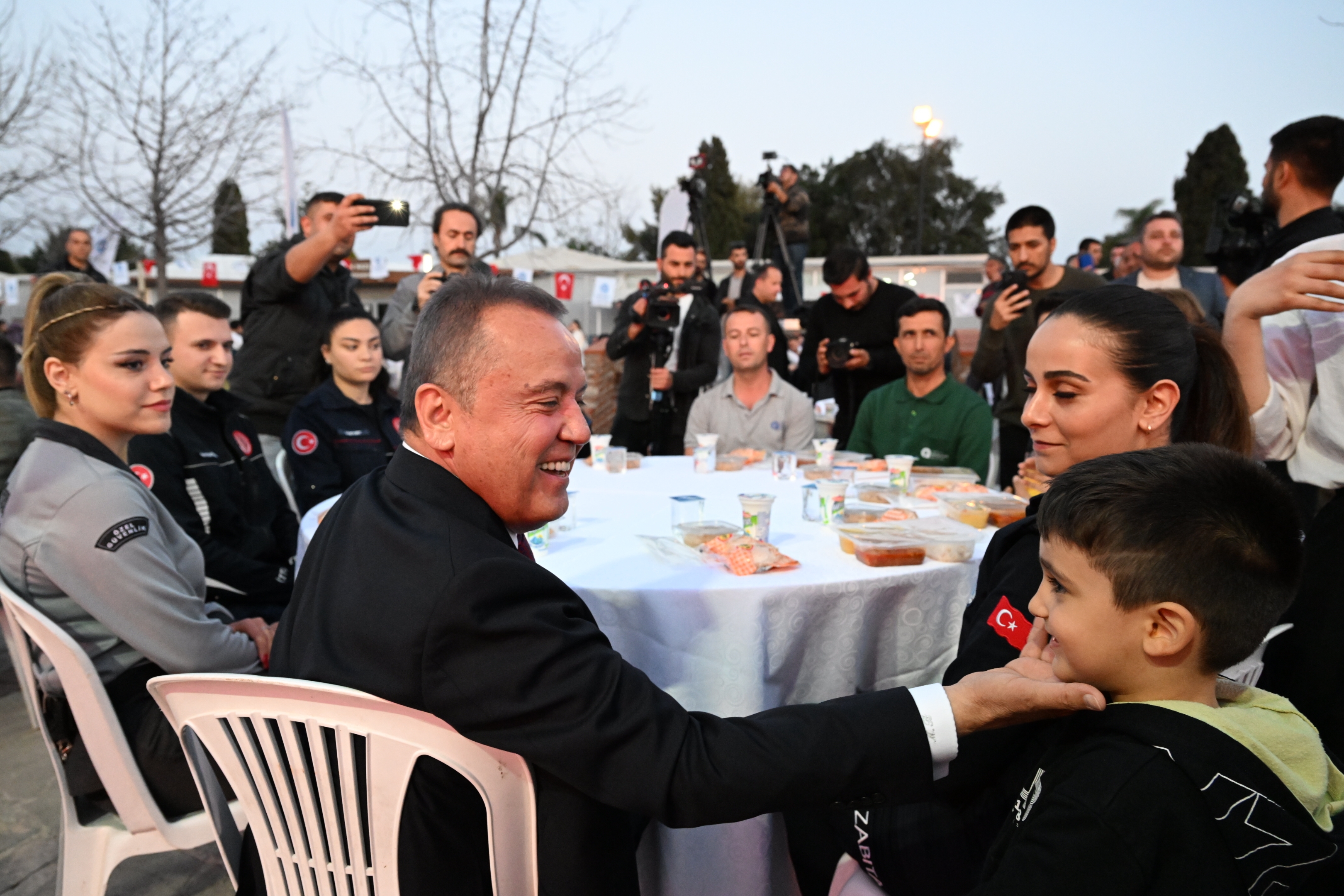 Başkan Böcek, personelle iftarda buluştu