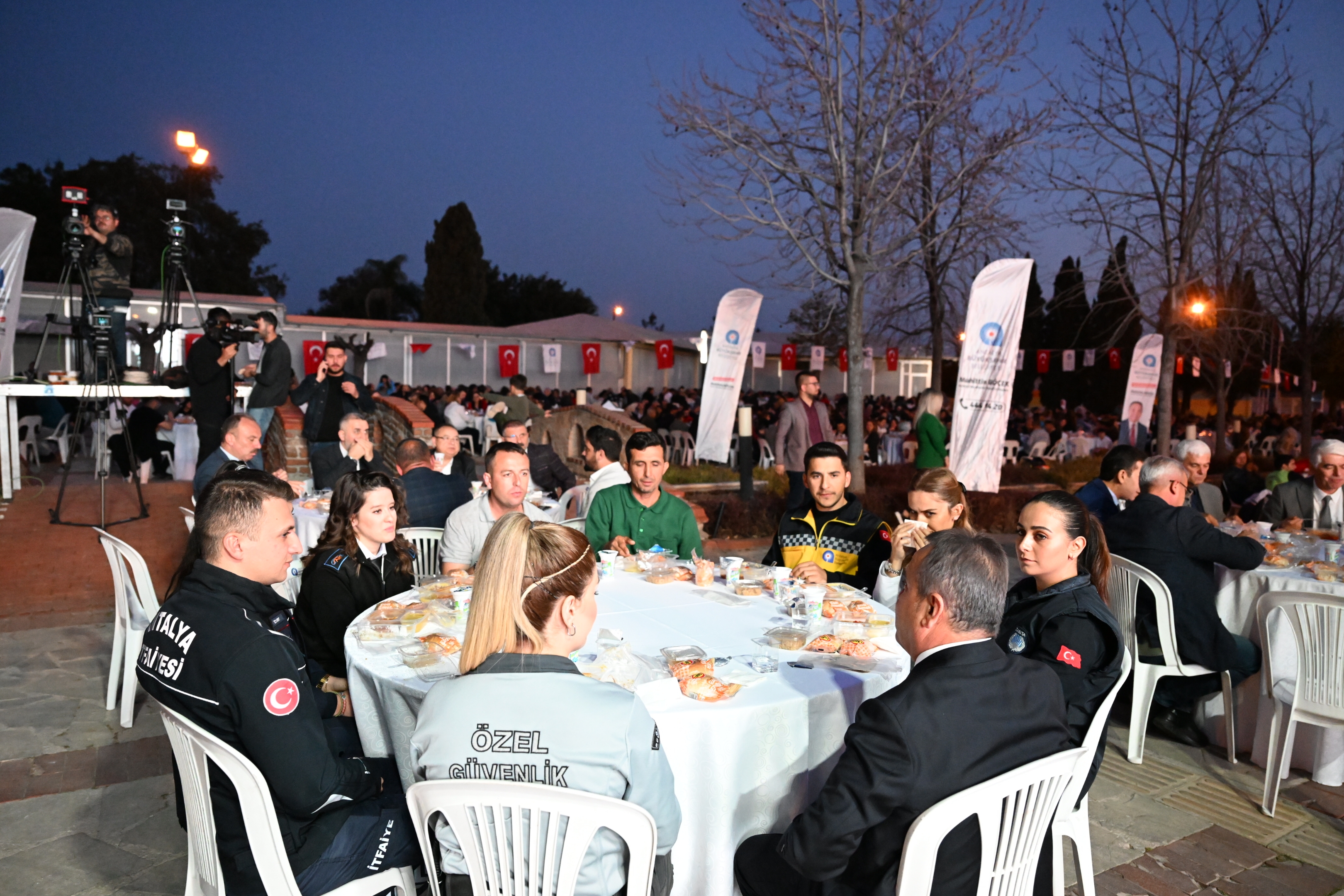 Başkan Böcek, personelle iftarda buluştu