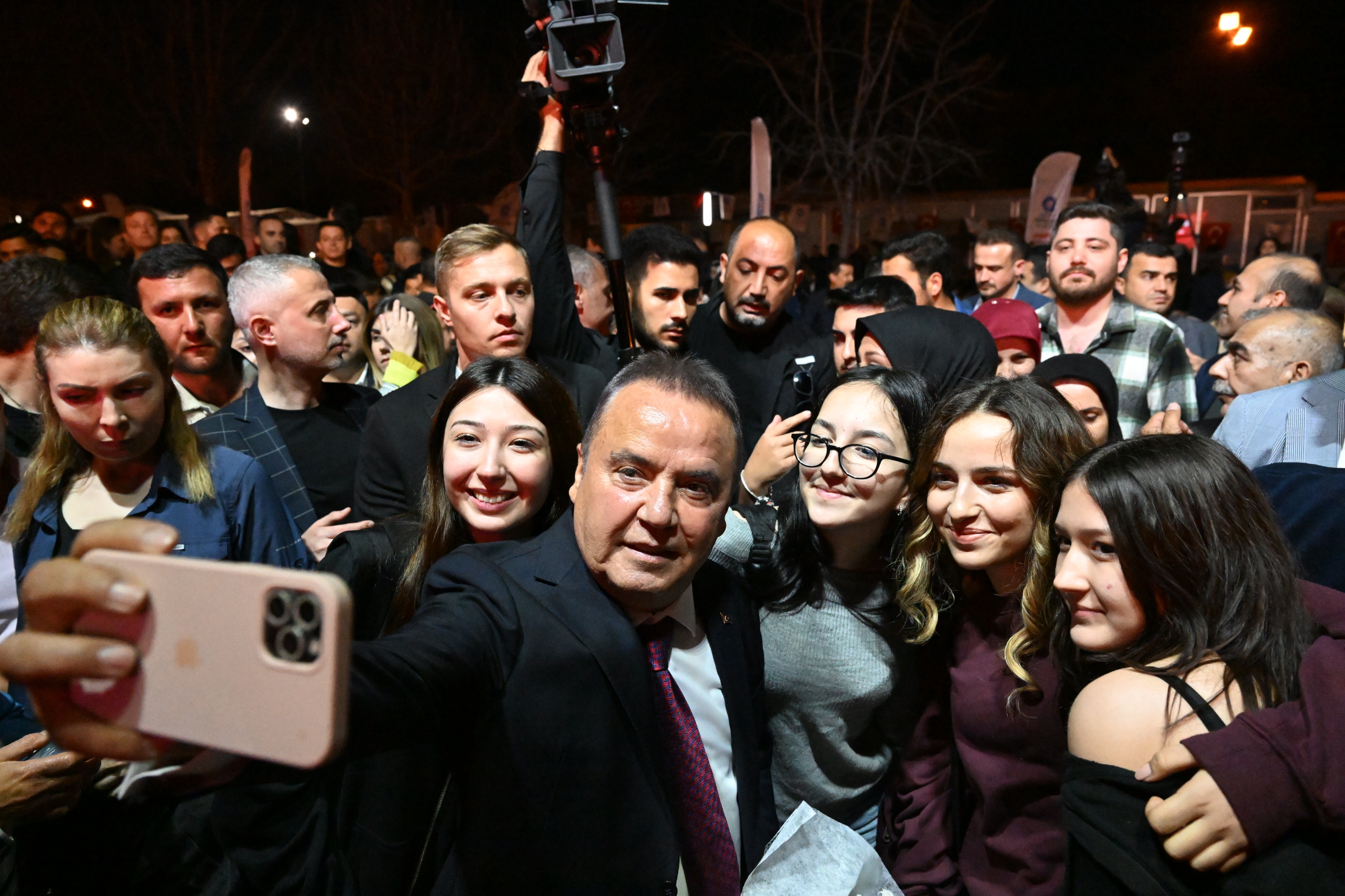 Başkan Böcek, personelle iftarda buluştu