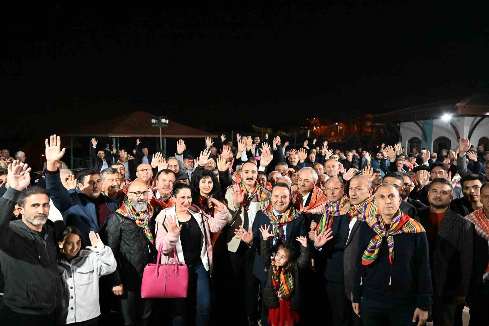 Başkan Muhittin Böcek hemşehrileriyle buluştu