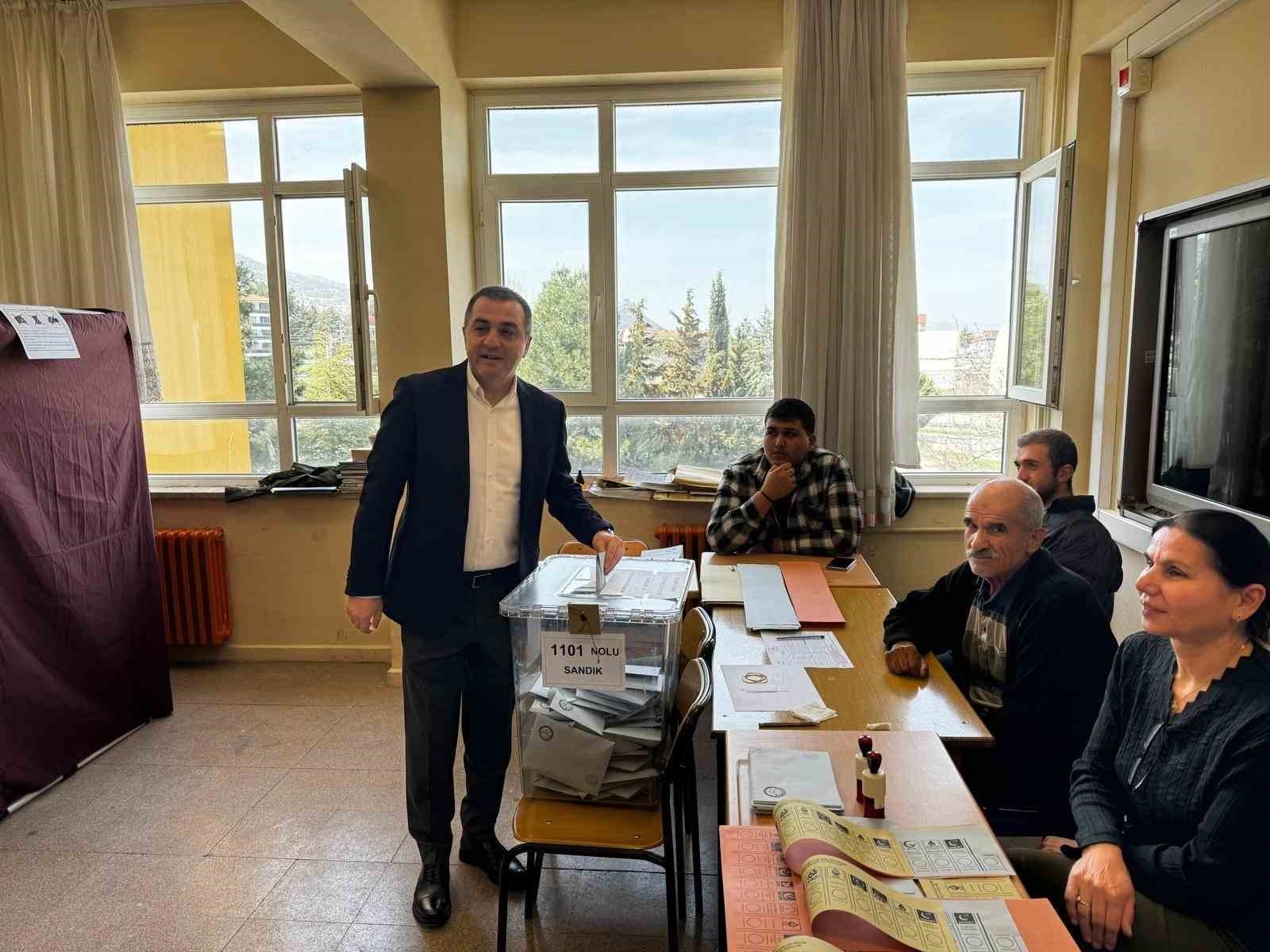 Burdur'da oy sayma işlemi devam ediyor