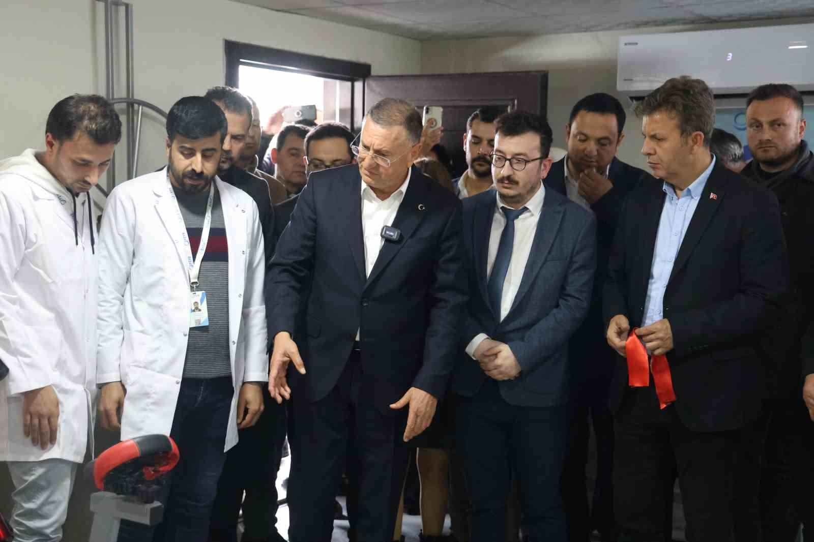 Depremzedelere ücretsiz hizmet verecek fizik tedavi ve psikososyal destek merkezi hizmete açıldı