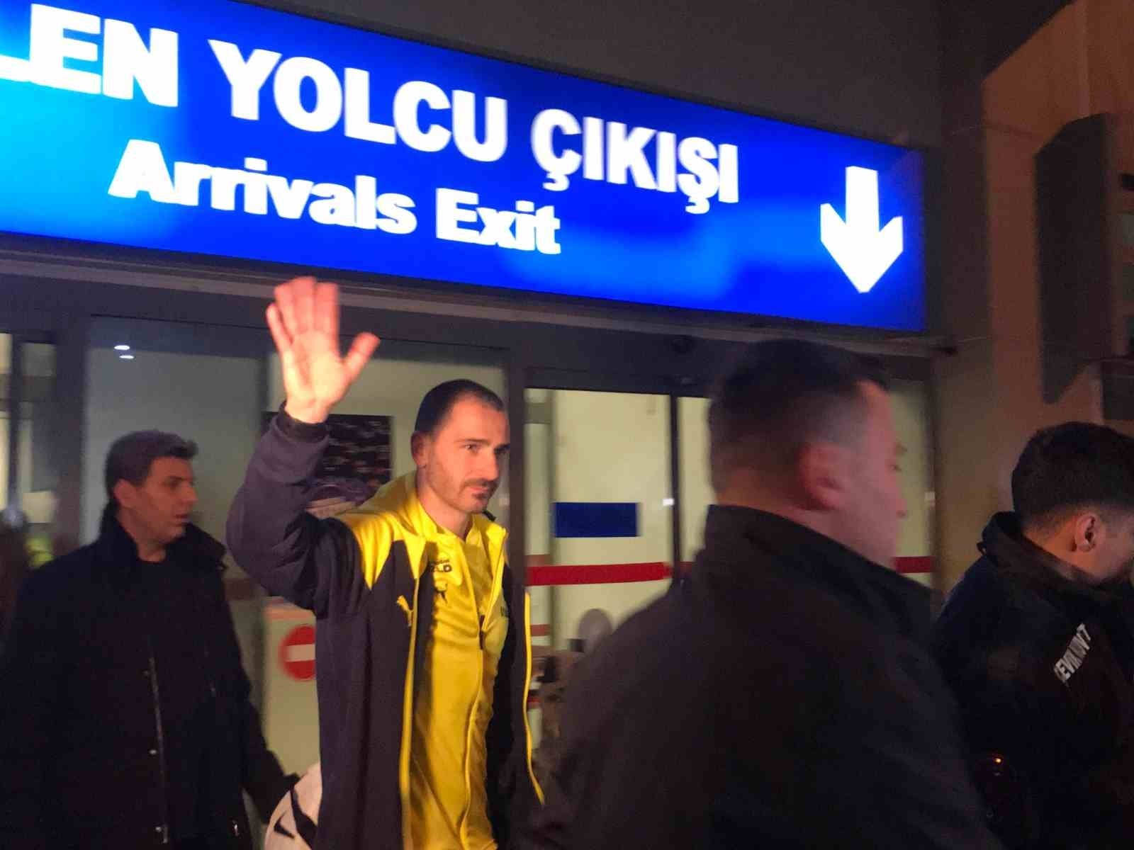Fenerbahçe kafilesi Adana'ya geldi