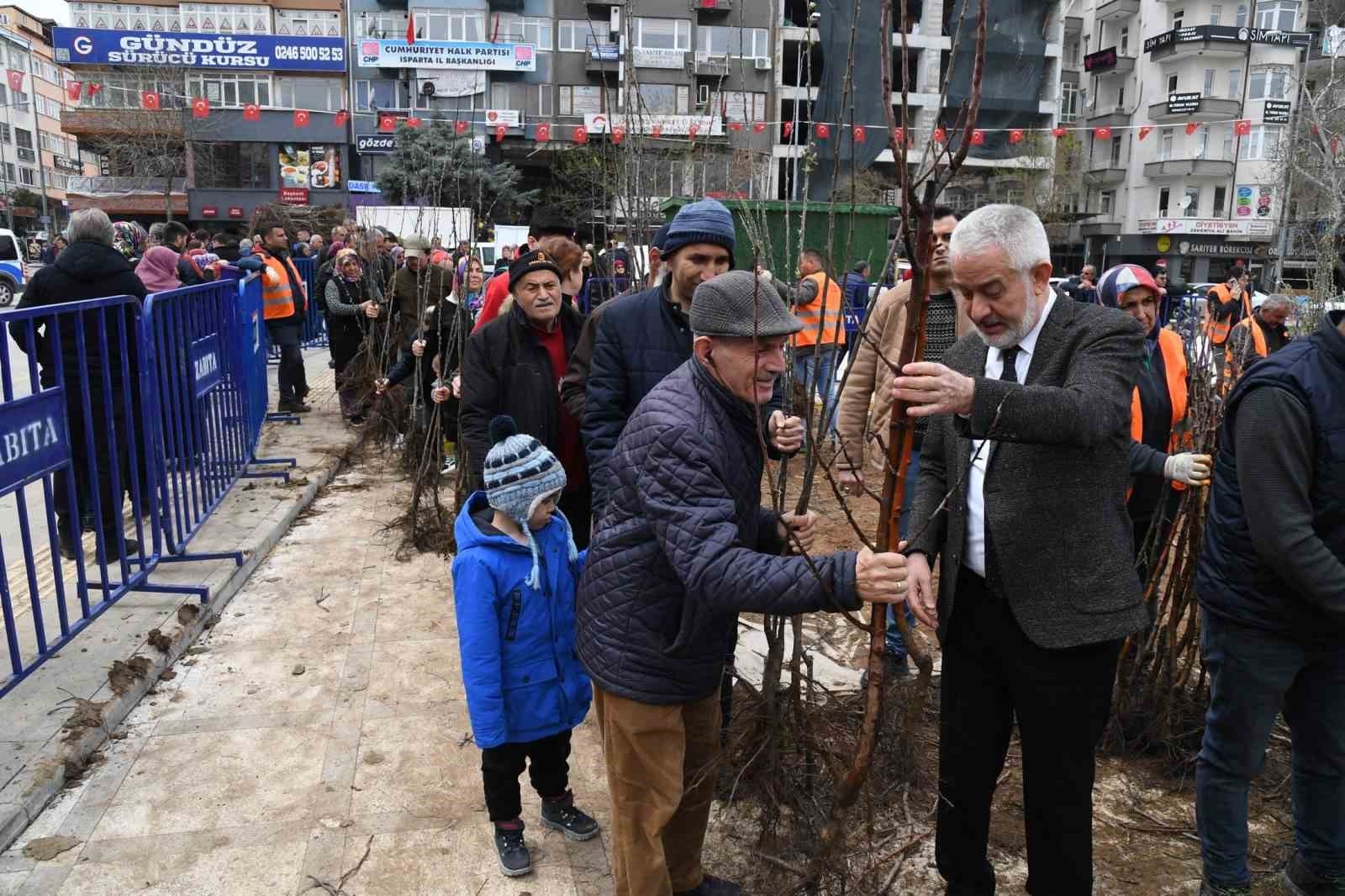 Isparta Belediyes, 32 bin adet ücretsiz meyve fidanı dağıtacak
