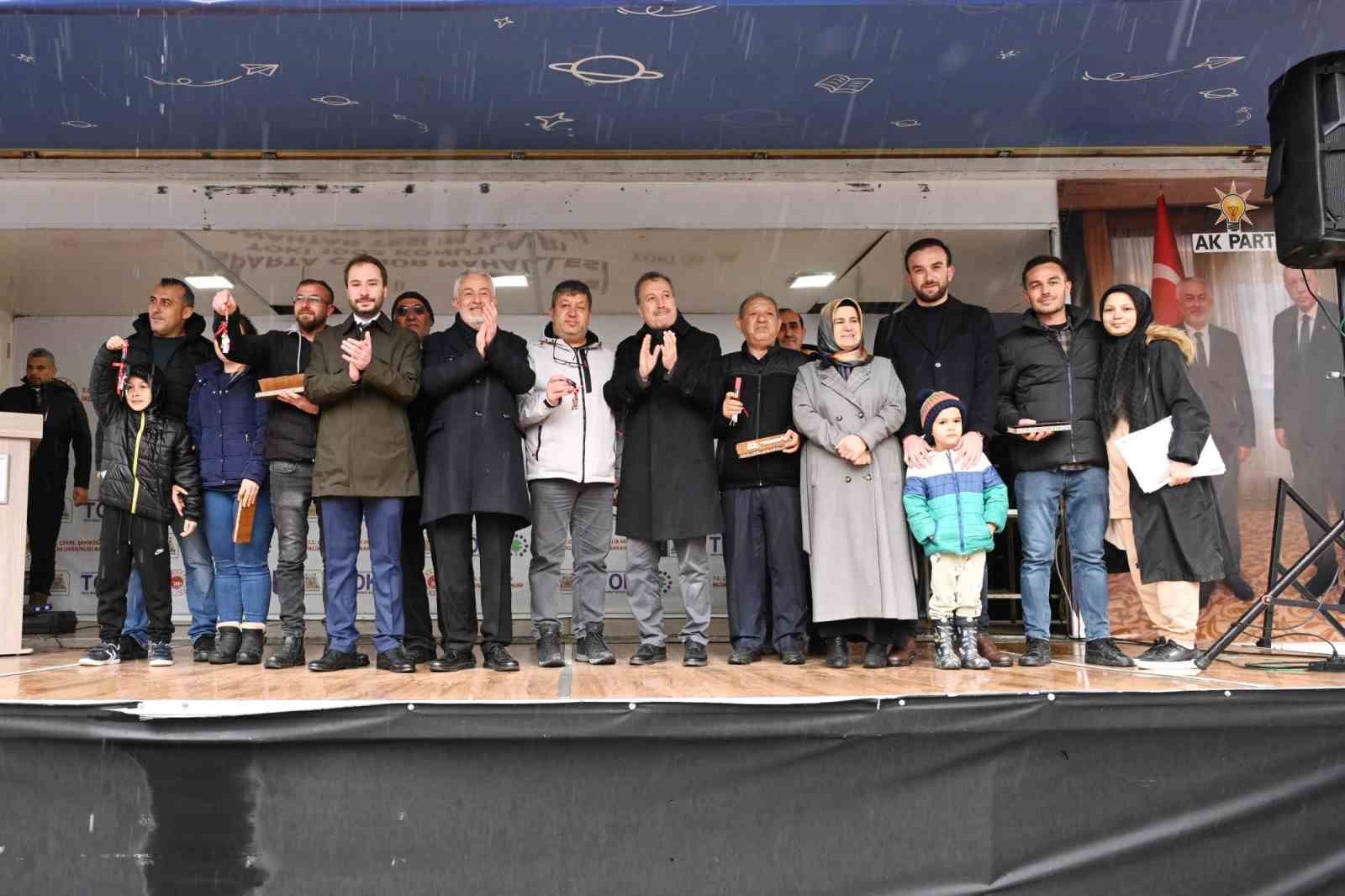 Isparta'da 1002 TOKİ konutunun anahtar teslimi başladı