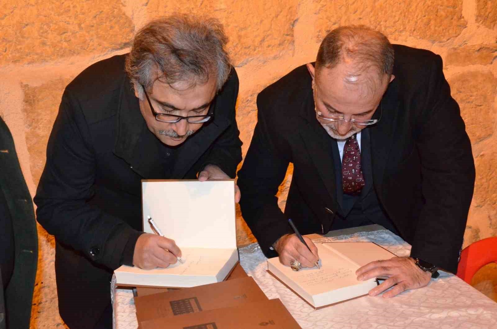 Kahramanmaraş'ta "Afşinli Şairler ve Ozanlar Antolojisi" Eshab-ı Kehf'te tanıtıldı