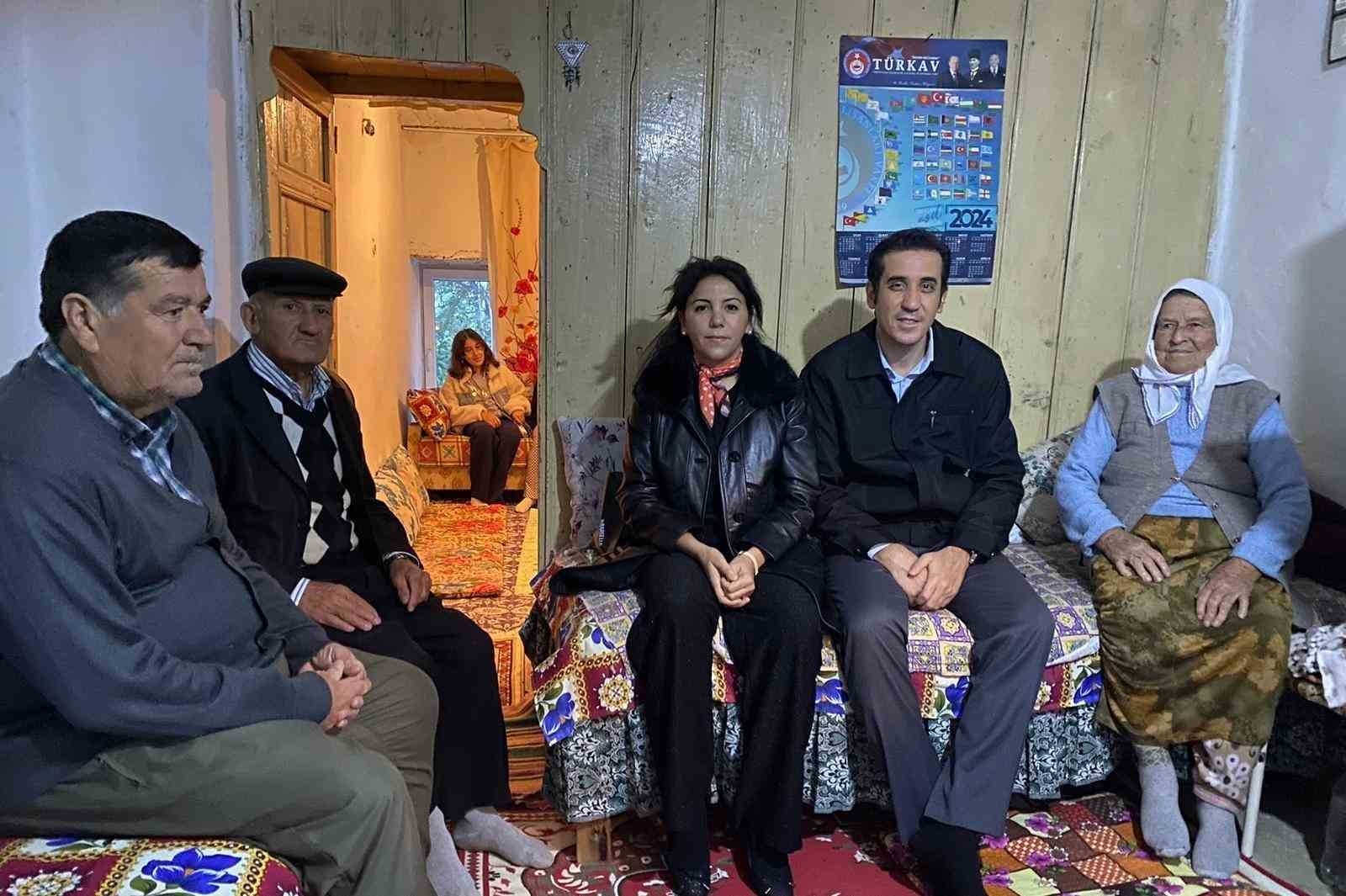 Kaymakam Topsakaloğlu, iftarda vatandaşların evine konuk oluyor