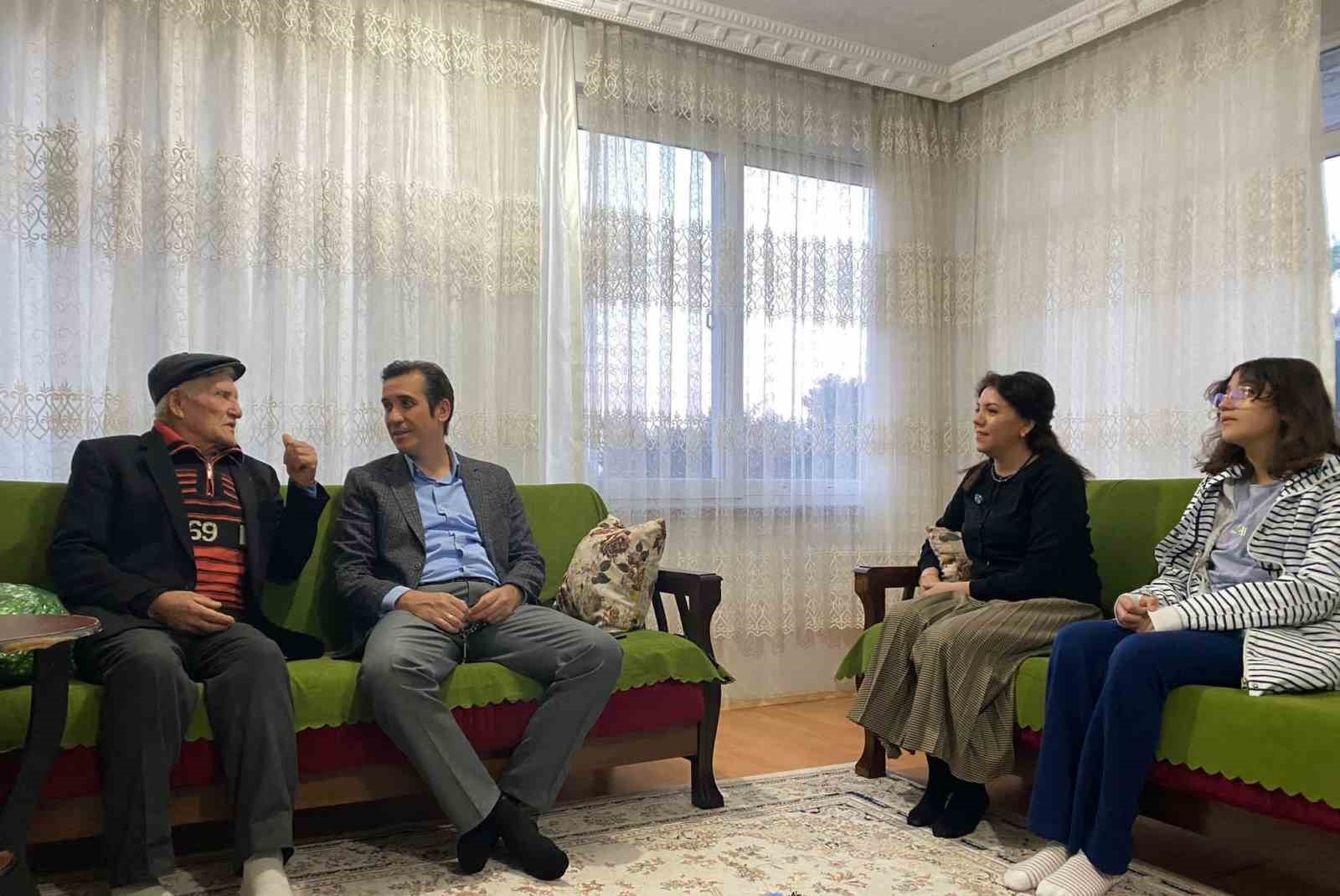 Kaymakam Topsakaloğlu, iftarda vatandaşların evine konuk oluyor
