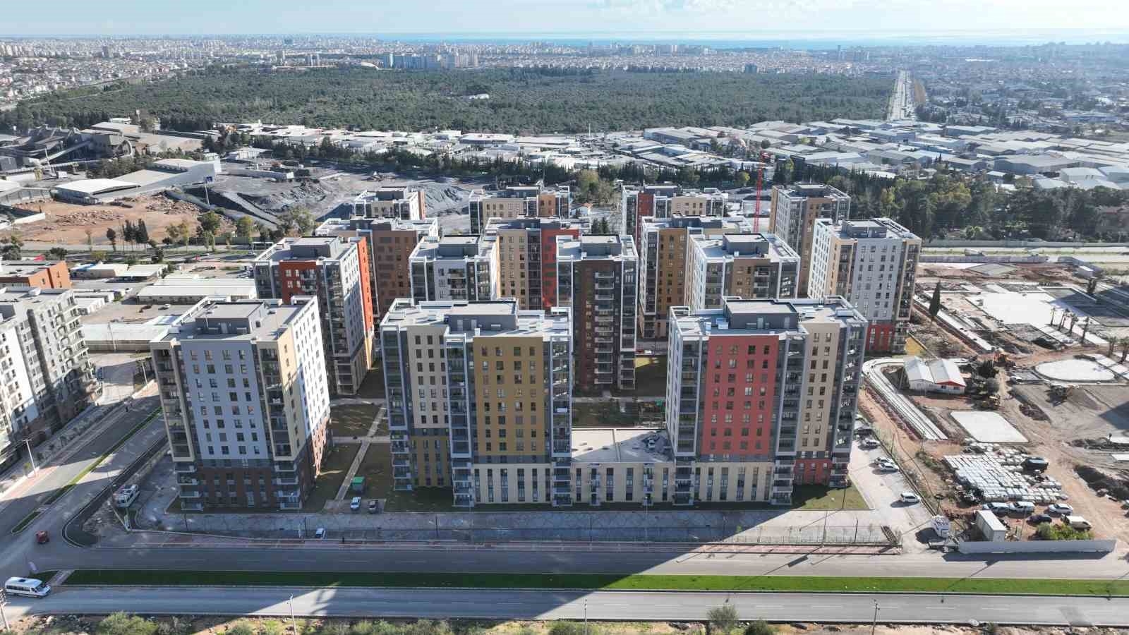 Kepez ve Santral Mahallesi'nde 570 hak sahibi daha yuvalarına kavuşuyor