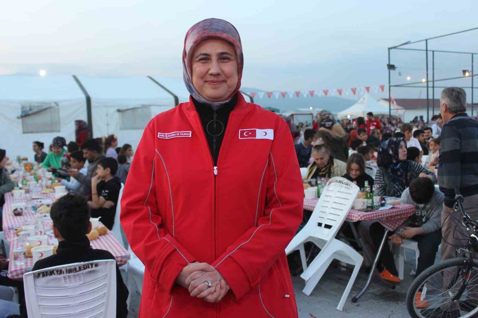 Kızılay Başkanı Hatay'da depremzedelerle iftar sofrasında buluştu