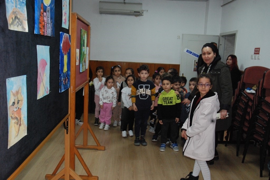 Küçük Ressam Berra Karen'den 1. Kişisel Resim Sergisi