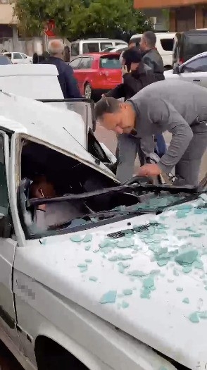 Kumluca'da hortum zarar verdi