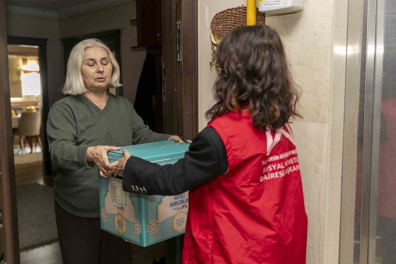 Mersin Büyükşehir Belediyesinden Çölyak hastalarına gıda kolisi desteği