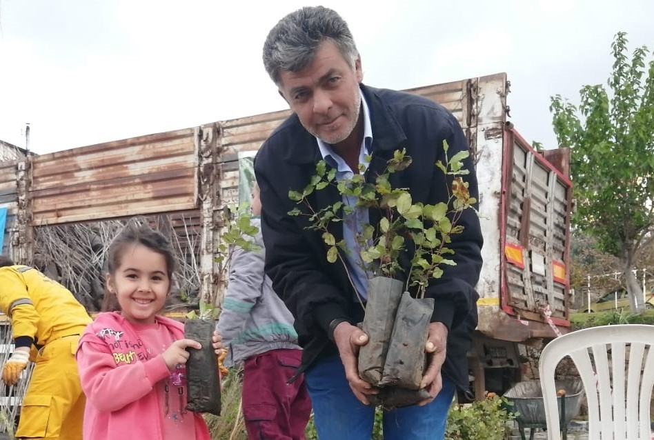 Mersin'de 6 bin fidan ücretsiz dağıtıldı