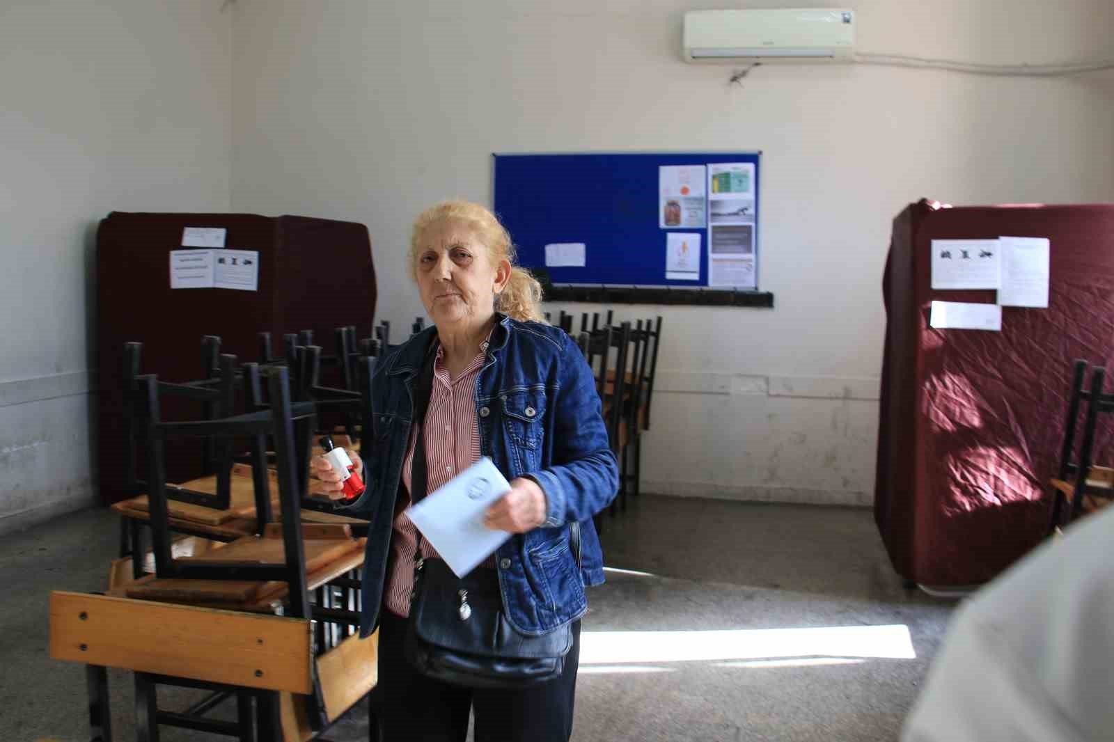 Mersin'de Mahalli İdareler Seçimleri için oy verme işlemi başladı