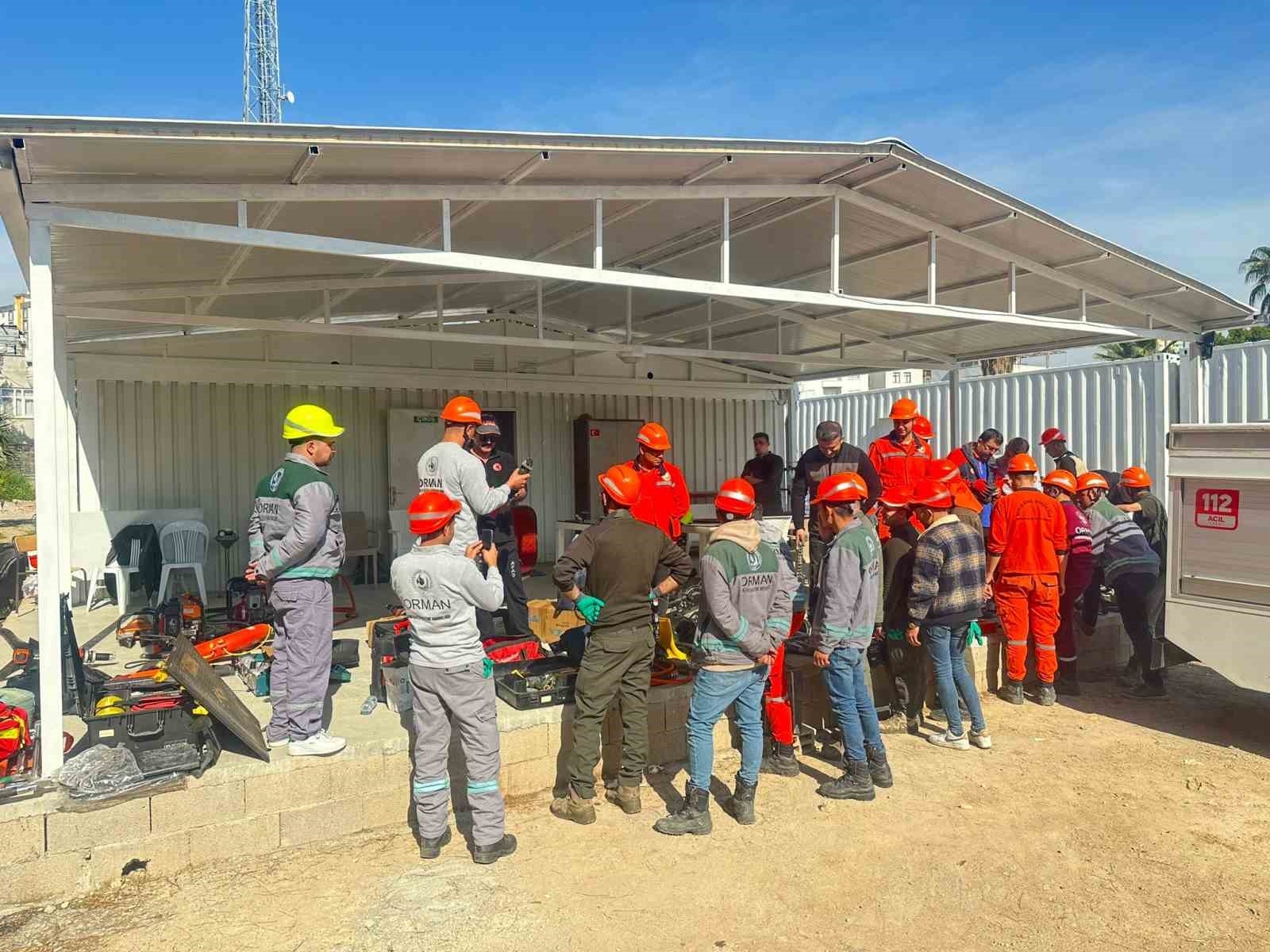 Ormancılara depremde arama-kurtarma ve yangın konularında eğitim verildi
