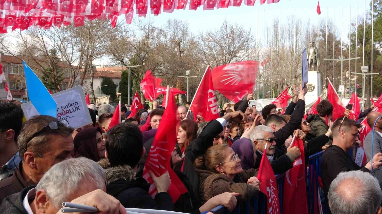 Özgür Özel: "İstanbul İl Başkanlığında çekildiği iddia edilen görüntüler 2019 yılına ait"