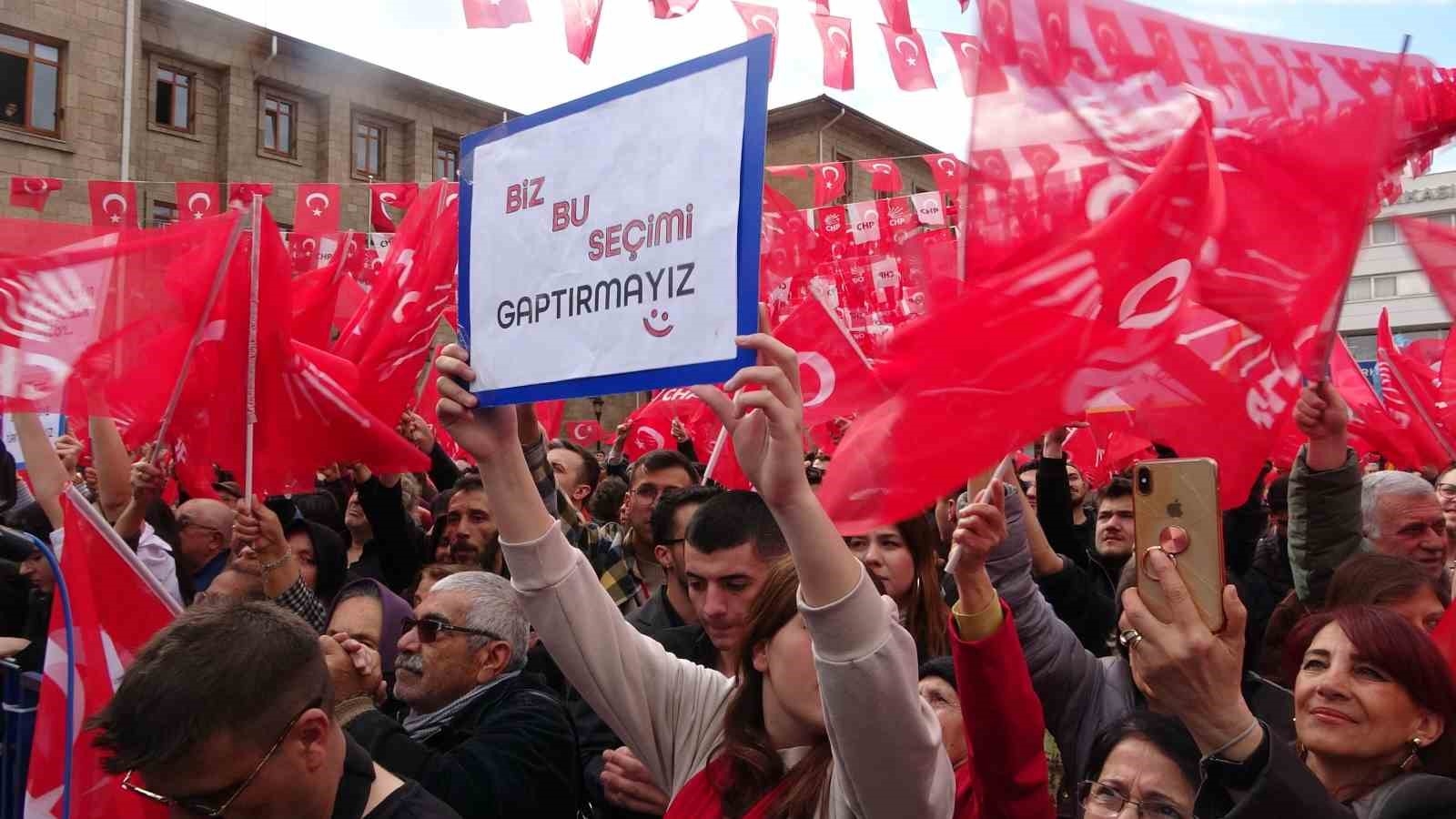 Özgür Özel: "İstanbul İl Başkanlığında çekildiği iddia edilen görüntüler 2019 yılına ait"