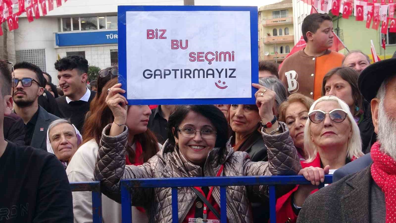 Özgür Özel: "İstanbul İl Başkanlığında çekildiği iddia edilen görüntüler 2019 yılına ait"