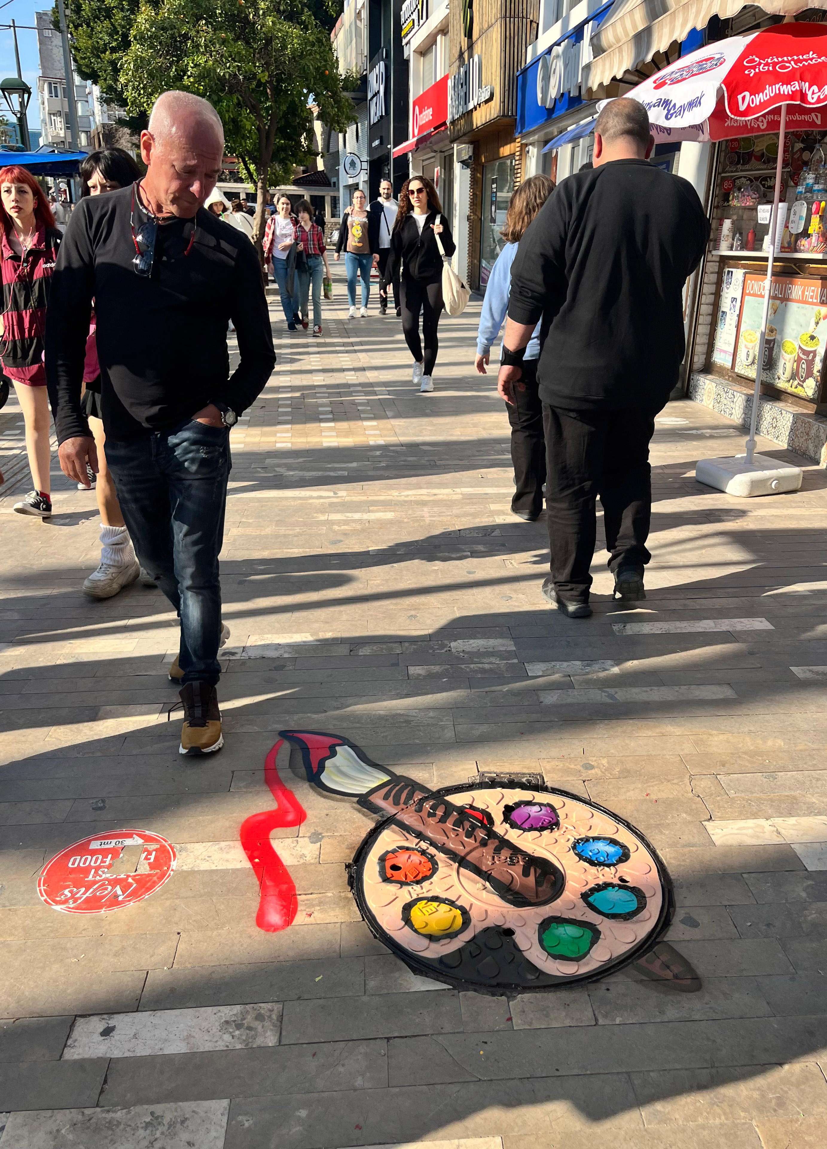 Rögar kapakları renklendi