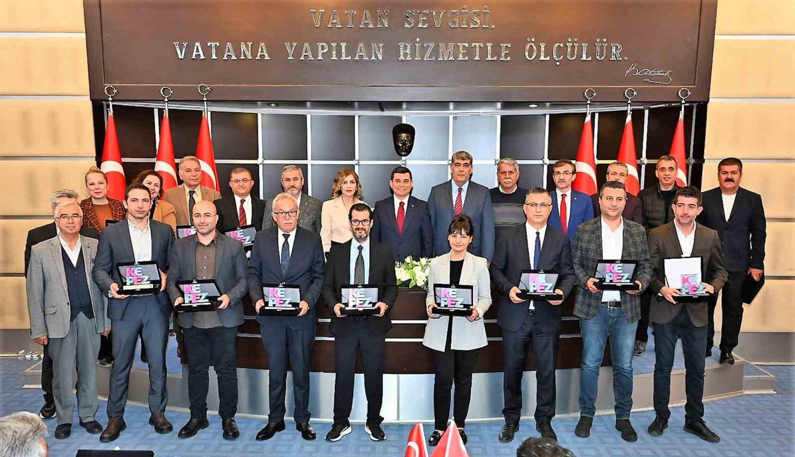 Tütüncü'den, Kepez Meclisine duygusal veda