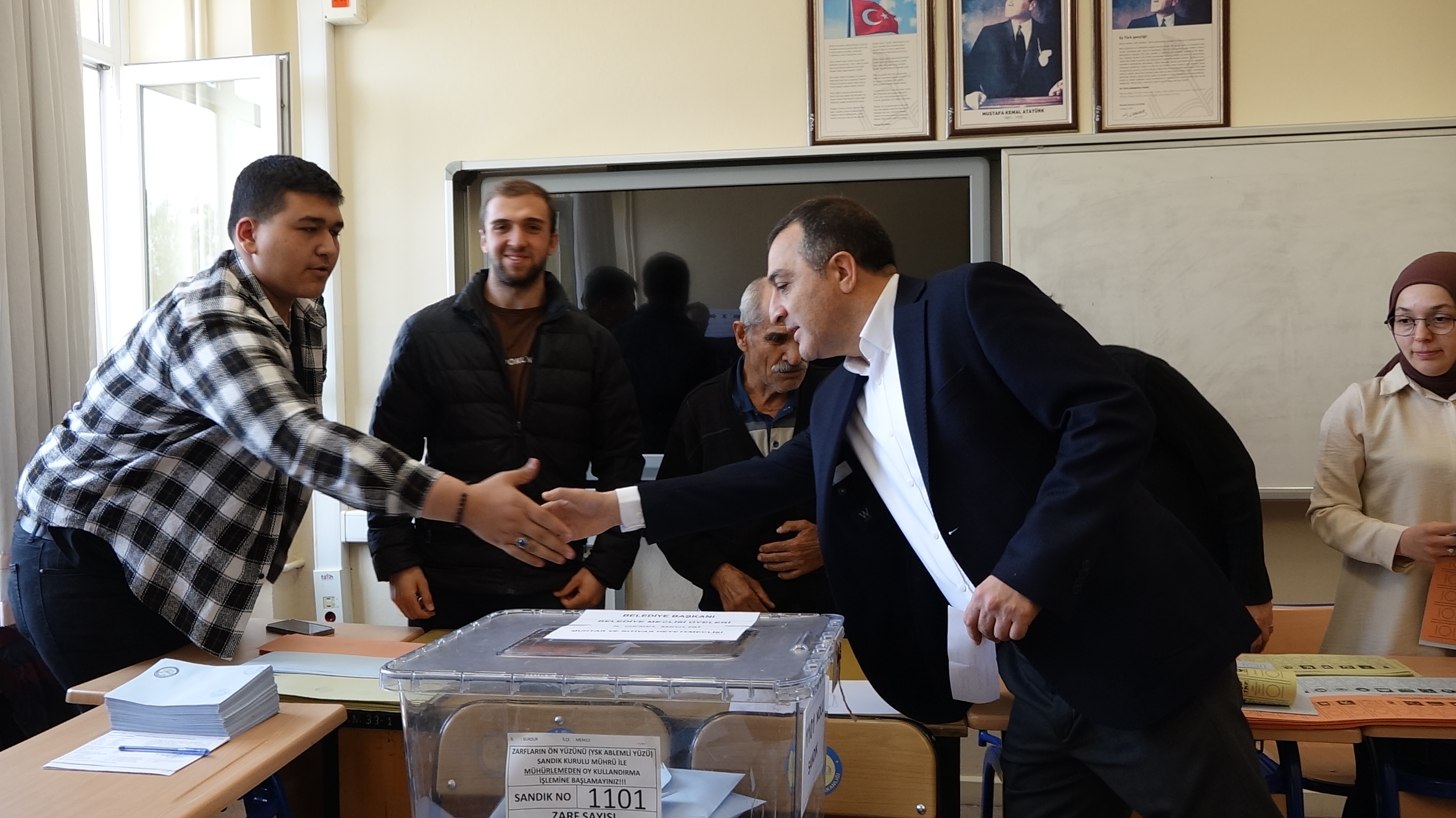 Vali Öksüz oyunu kullandı