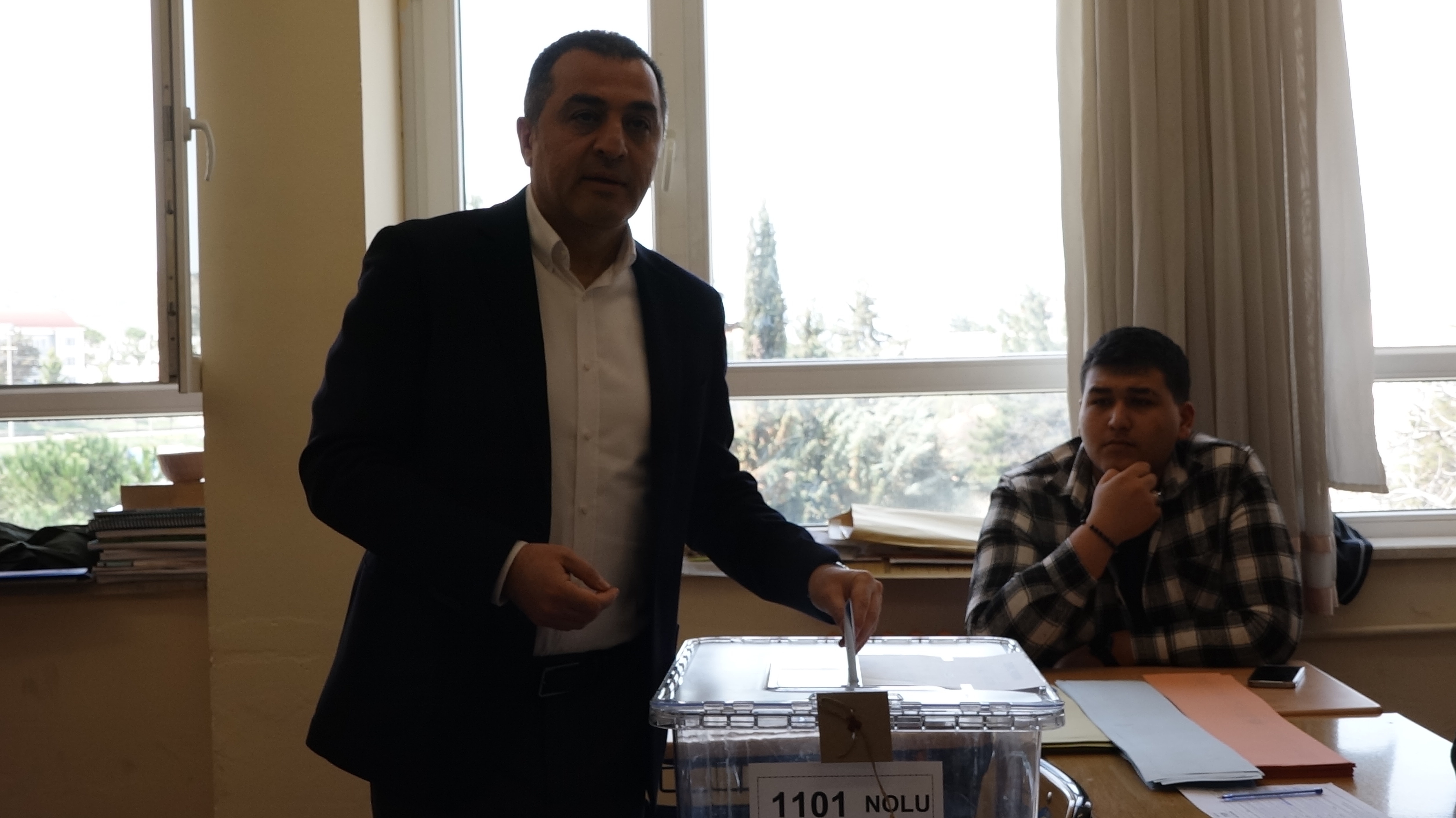 Vali Öksüz oyunu kullandı