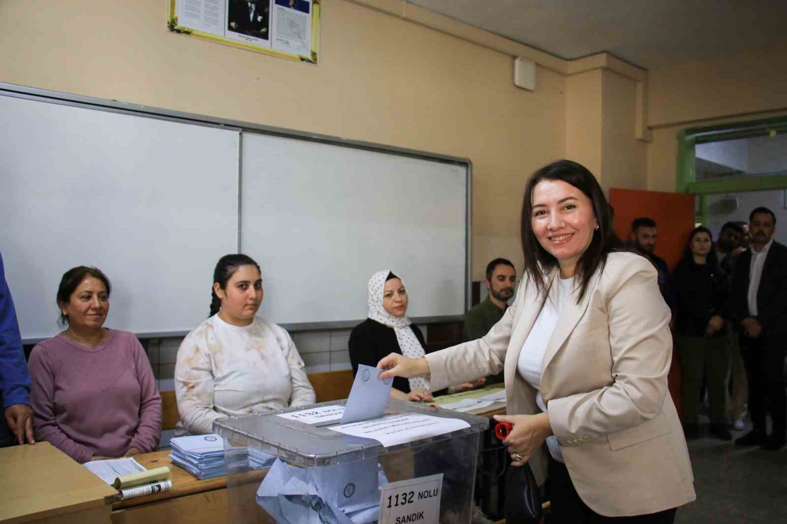 Vali Pehlivan: "Mersin'de 1 milyon 387 bin 345 seçmen oy kullanıyor"