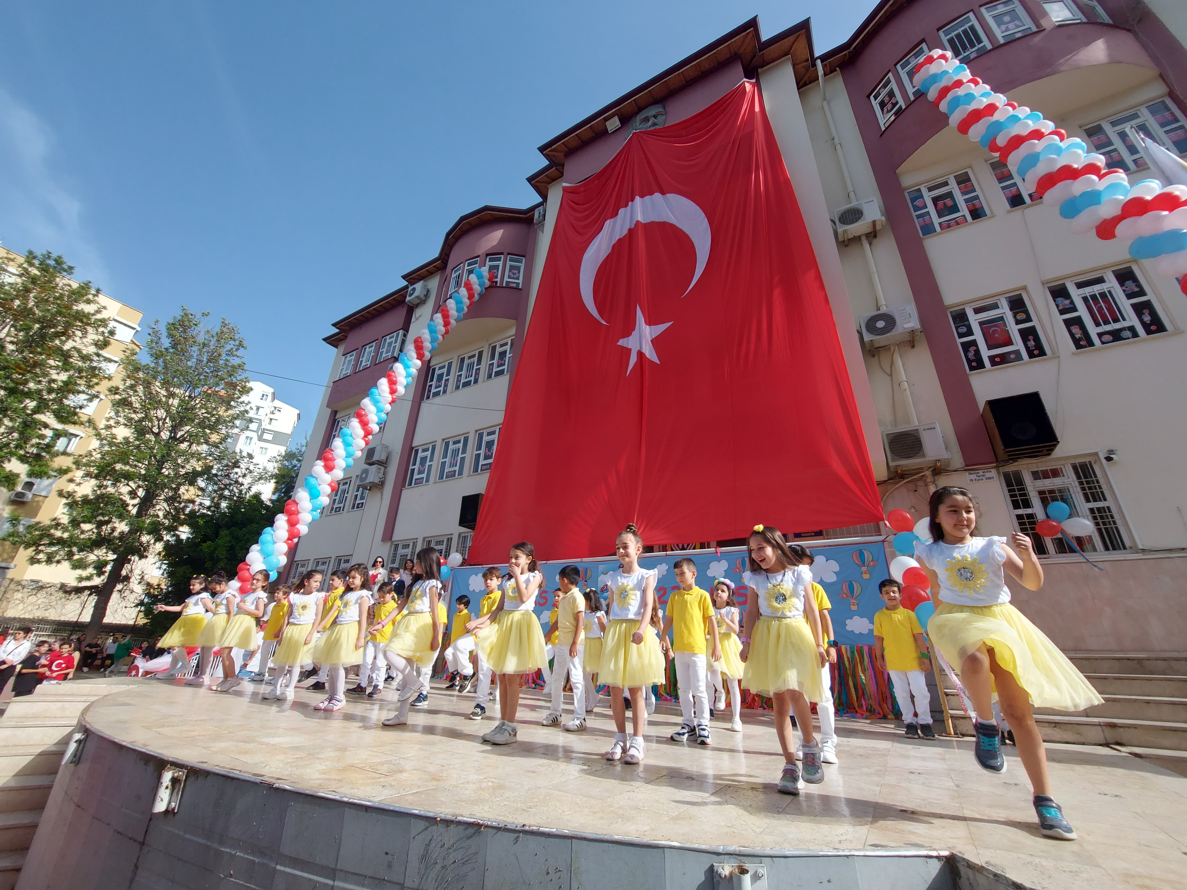 Hanım Ömer Çağıran’da renkli 23 Nisan kutlaması