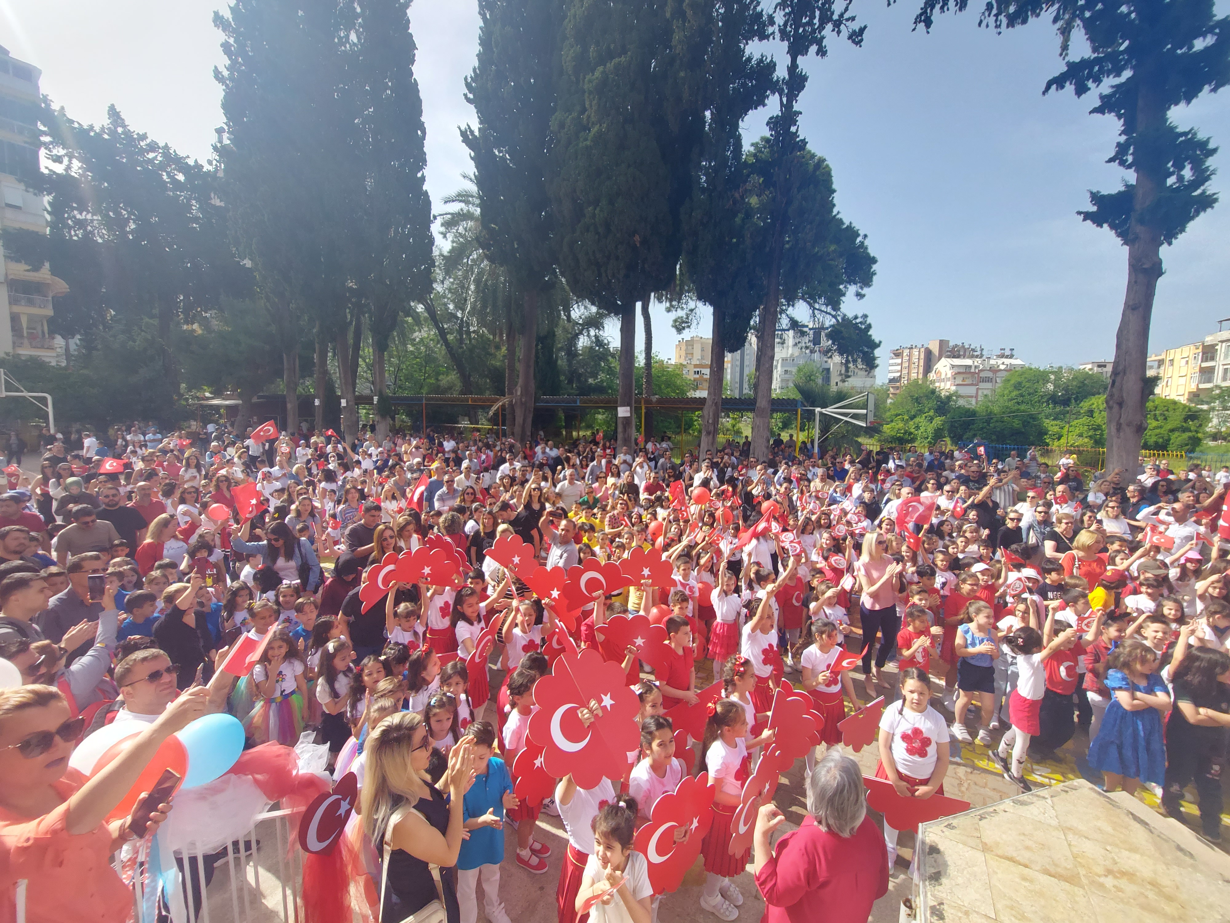 Hanım Ömer Çağıran’da renkli 23 Nisan kutlaması