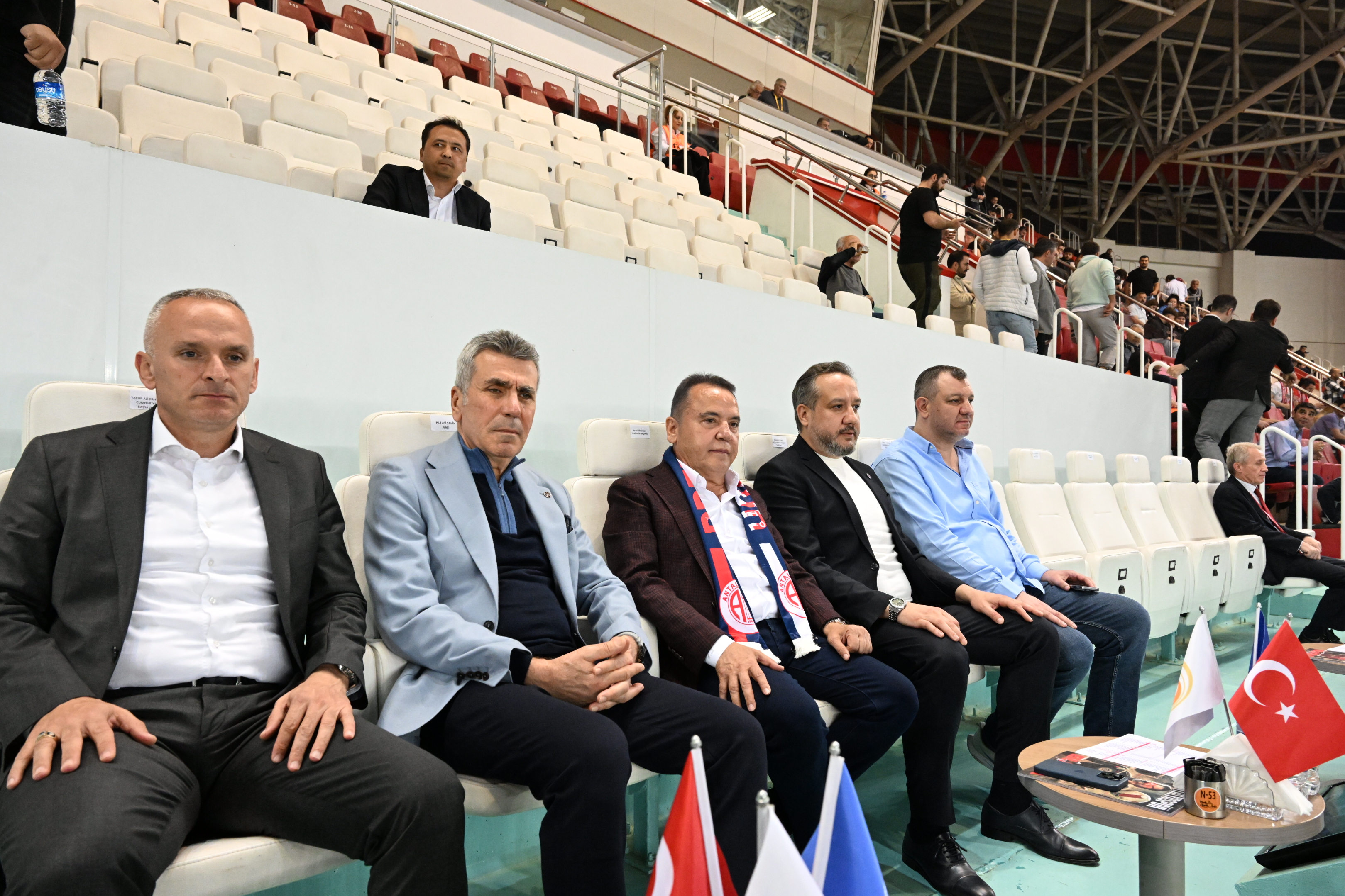 07 Gençlik'ten Böcek tezahüratı