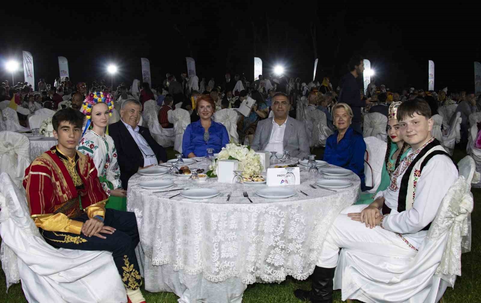 23 Nisan Uluslararası Çocuk Festivali gala yemeği ile sona erdi