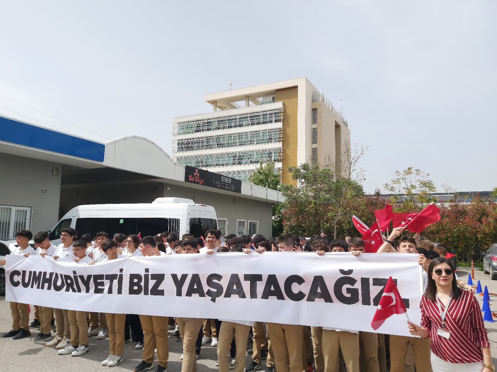 OSB'de 23 Nisan yürüyüşü beğeni topladı