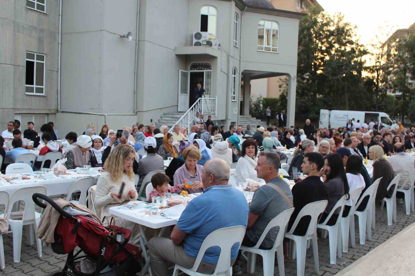Alanya'daki yerleşik yabancılar geleneksel iftar programında buluştu