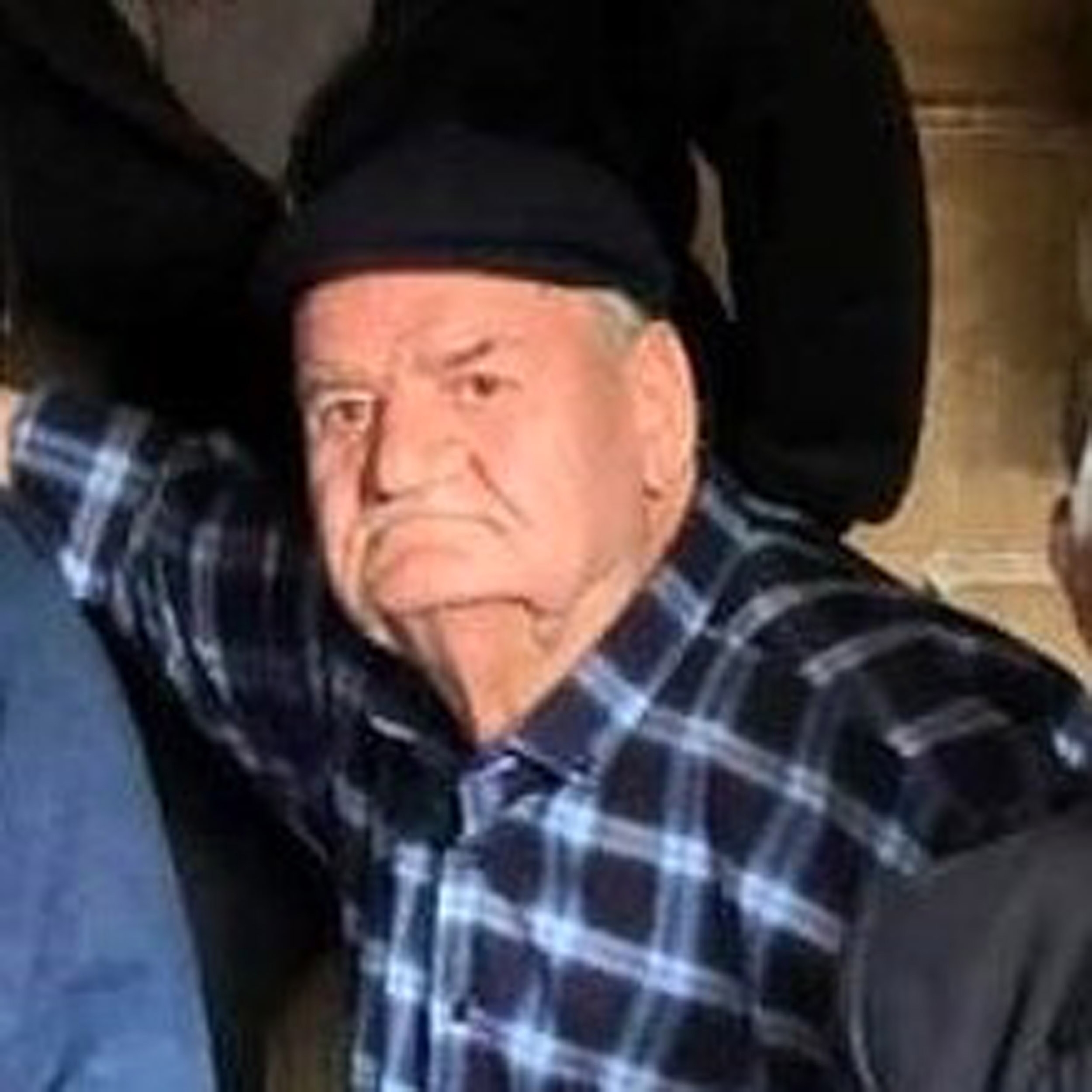 Babasını öldüren engelliye ev hapsi