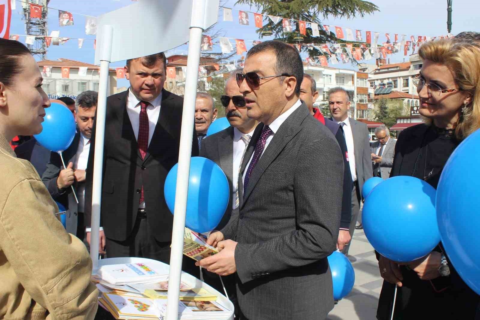 Burdur'da, Dünya Otizm Farkındalık Günü