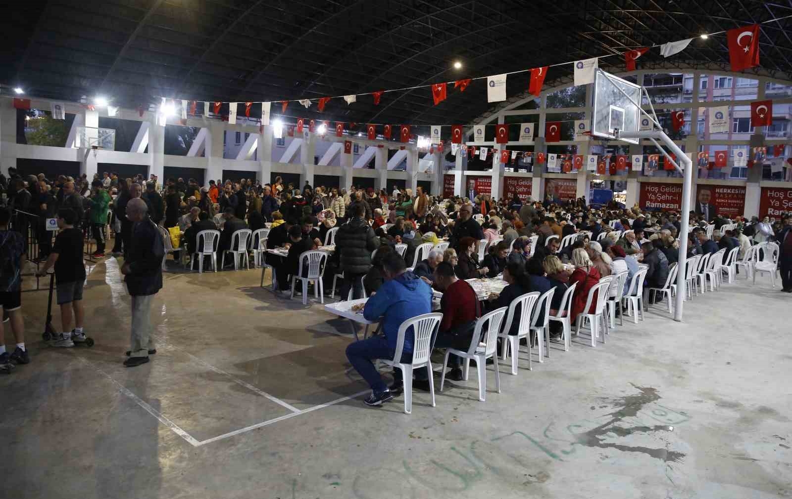 Büyükşehir'in iftarları devam ediyor