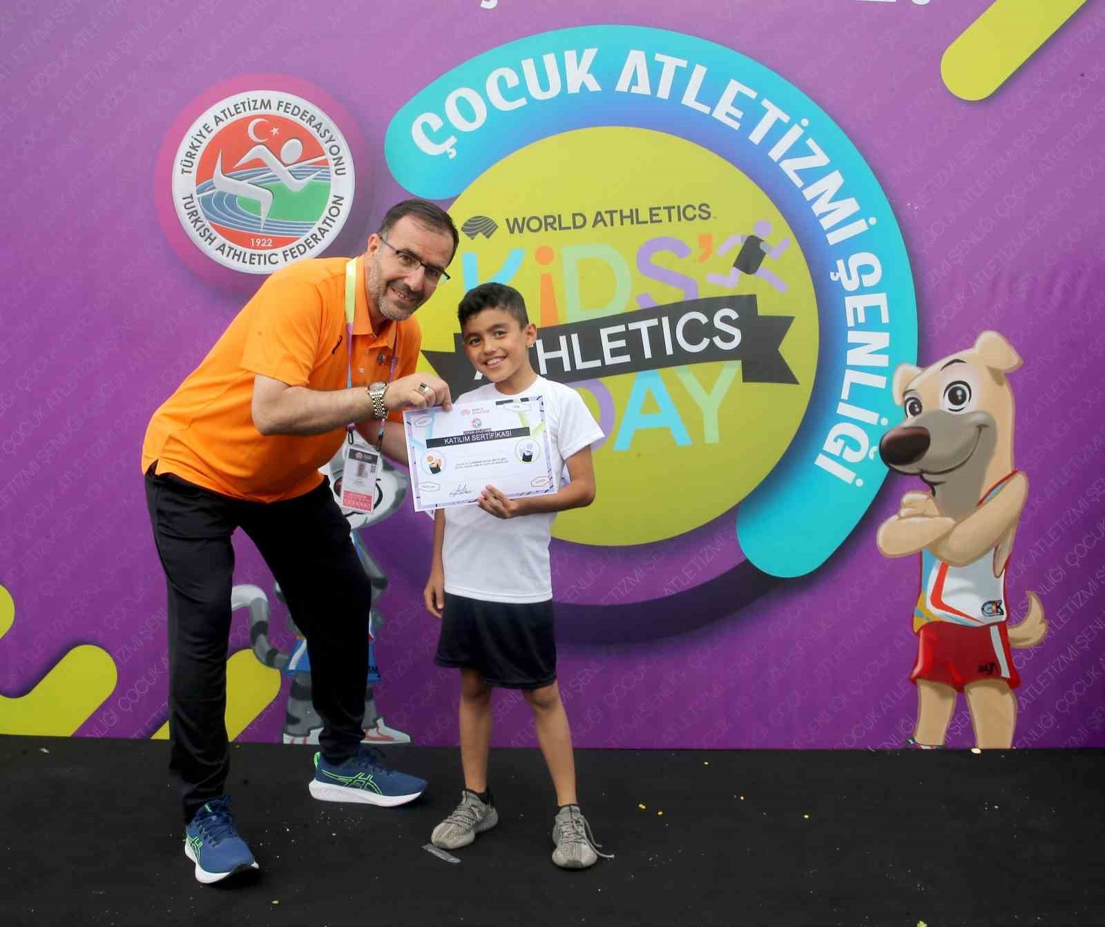 'Çocuk Atletizm Şenliği' Antalya'da yapıldı