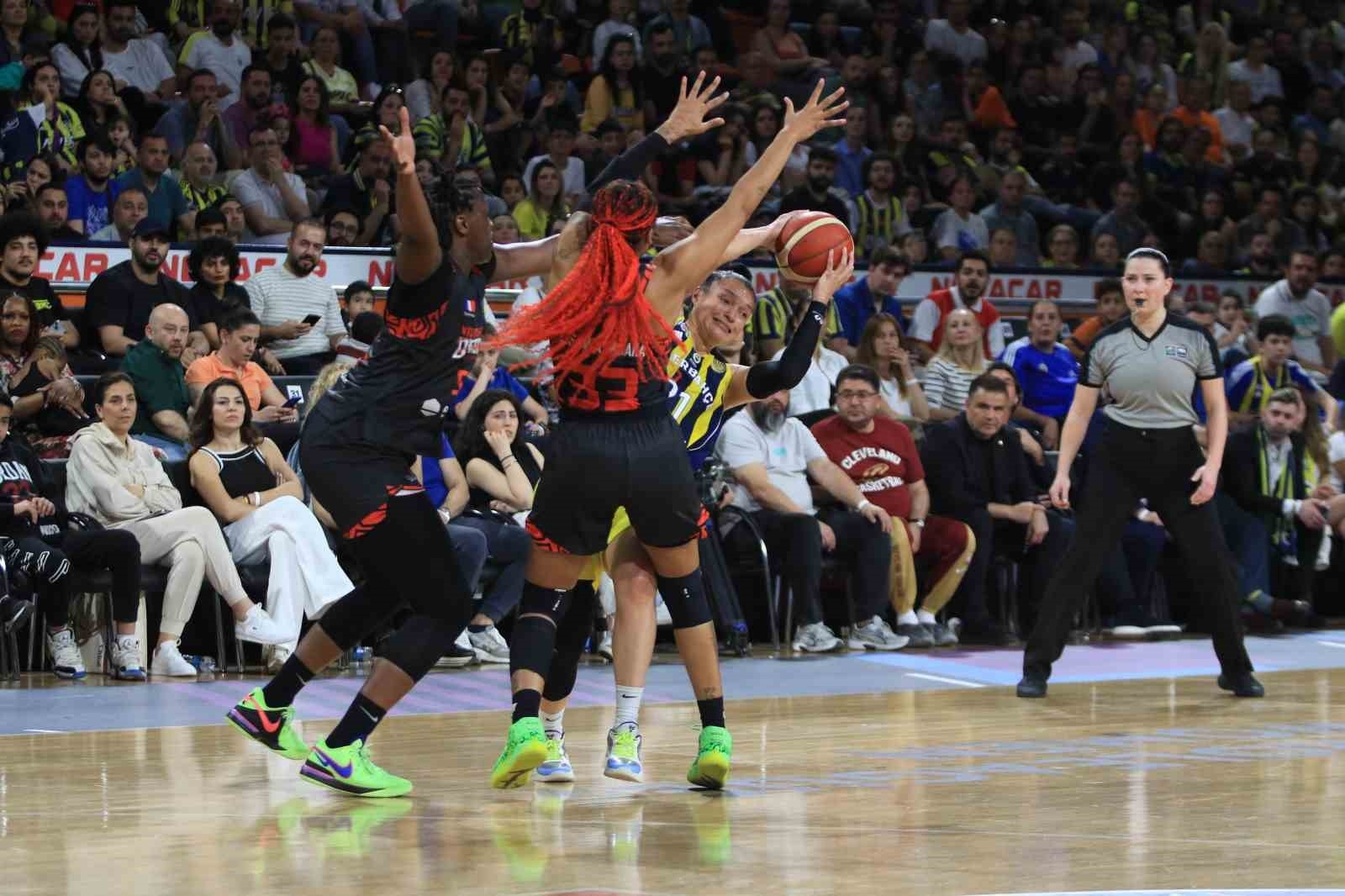 Fenerbahçe üst üste ikinci kez Avrupa'nın en büyüğü