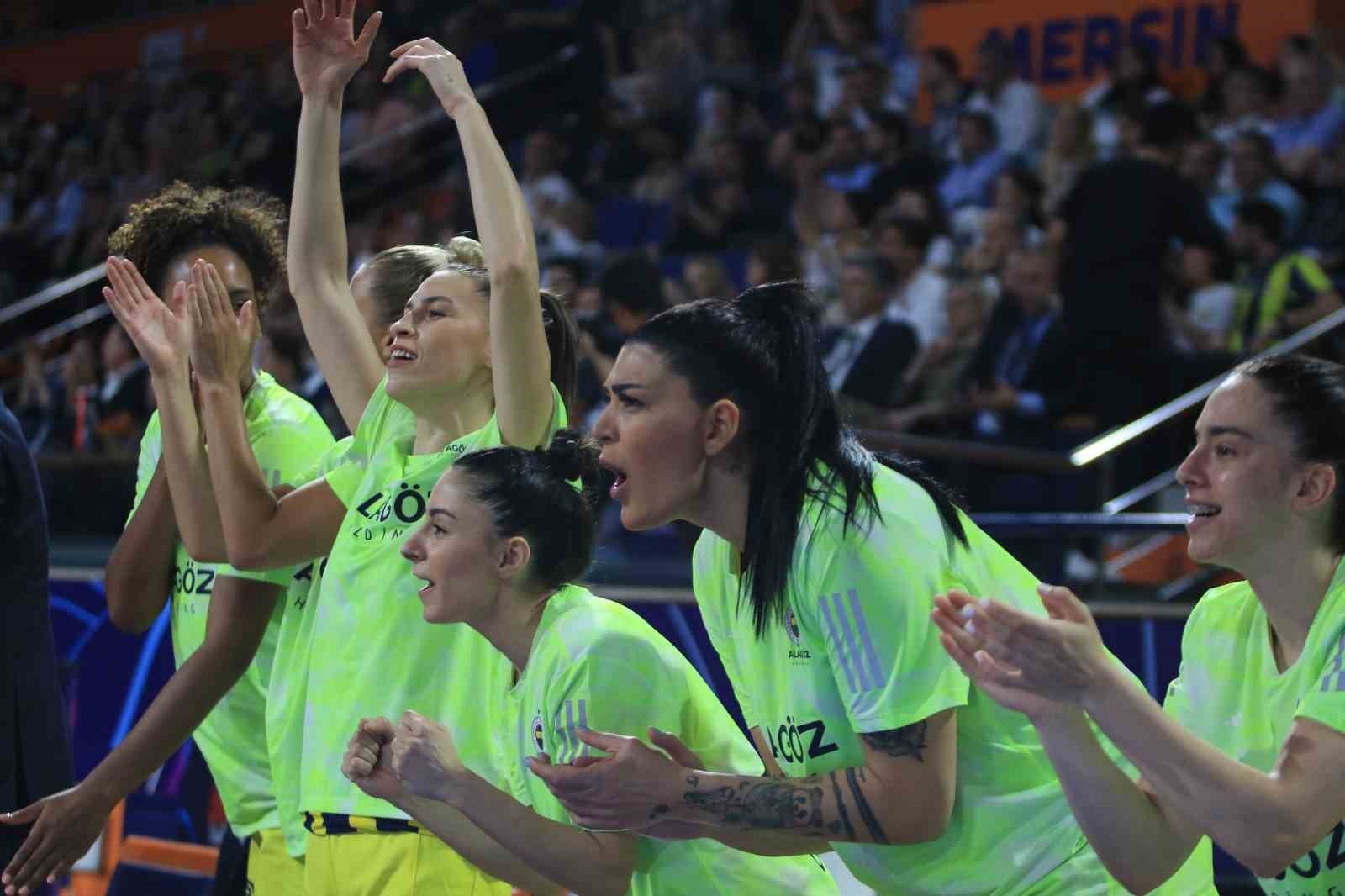 Fenerbahçe üst üste ikinci kez Avrupa'nın en büyüğü