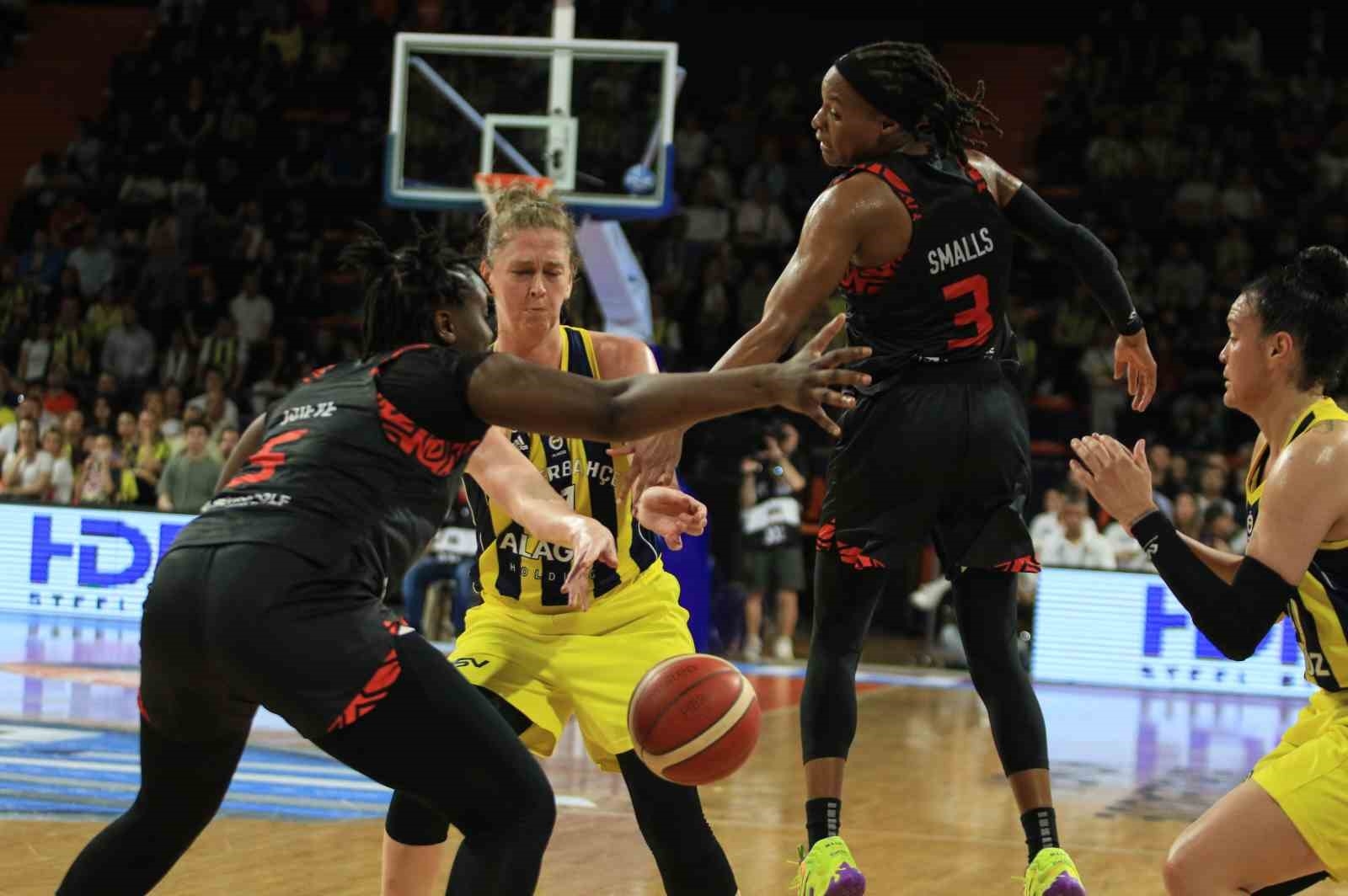 Fenerbahçe üst üste ikinci kez Avrupa'nın en büyüğü