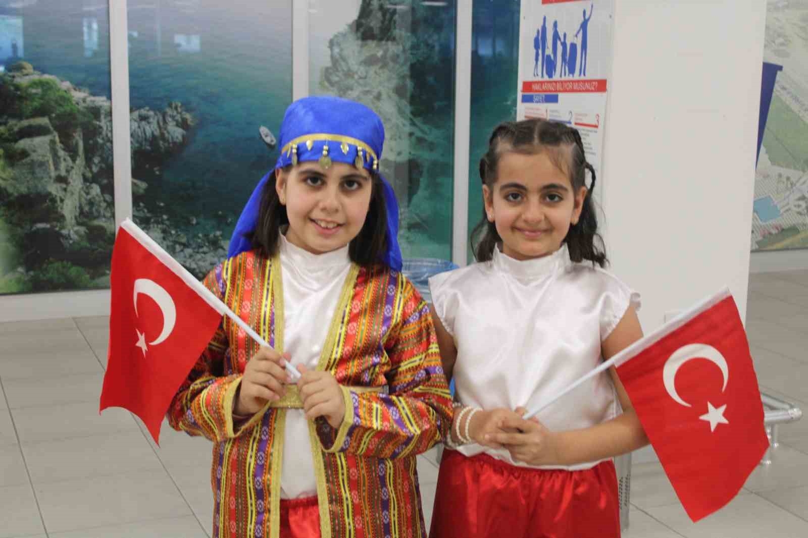 Gazipaşa-Alanya Havalimanı'nda 23 Nisan coşkusu