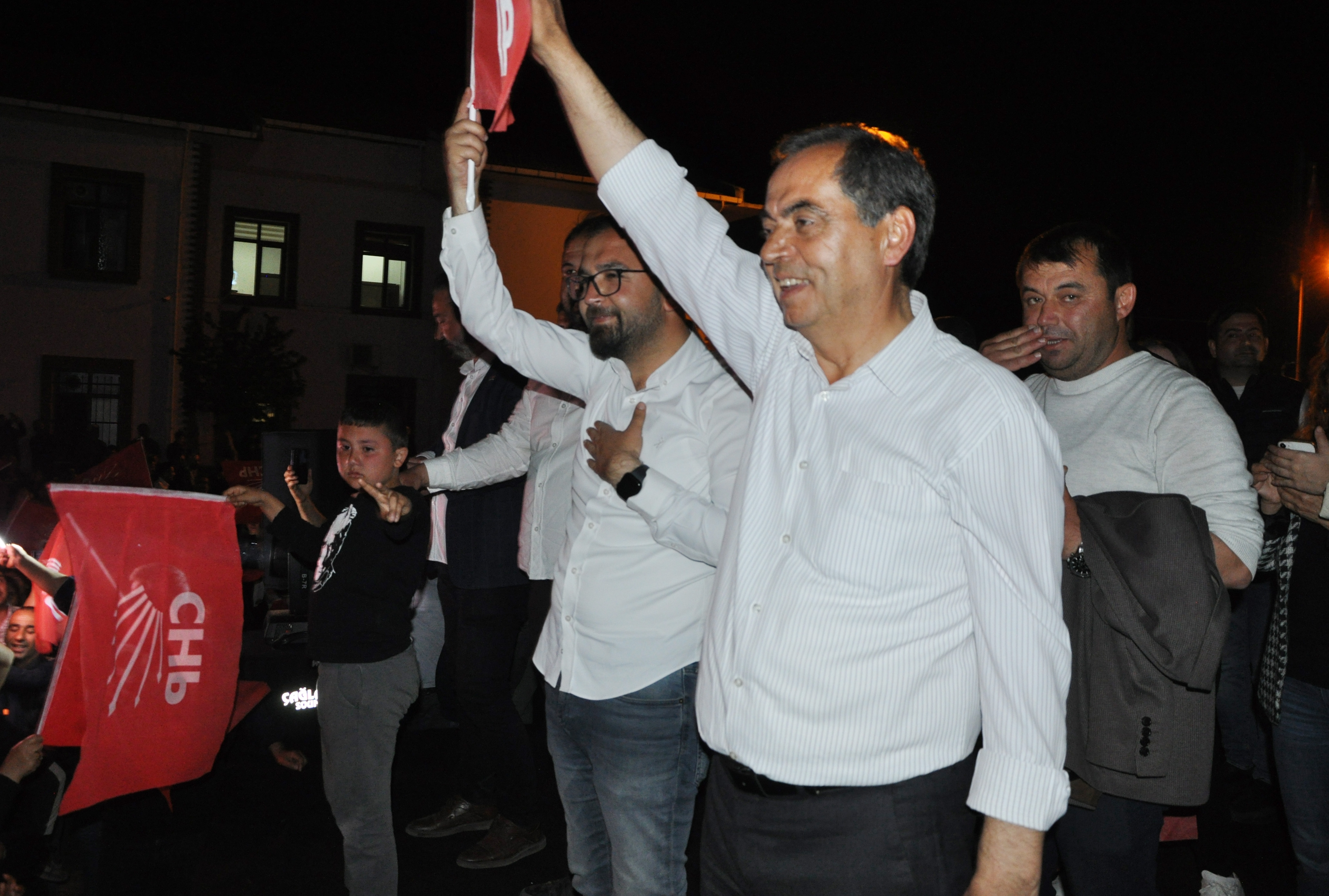 Gazipaşa'da CHP kutlama yaptı