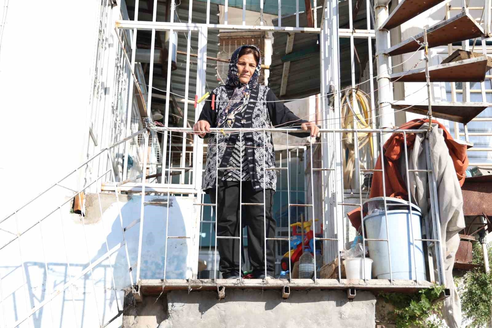 İkinci defa seçilen kadın muhtar balkon konuşması yaptı
