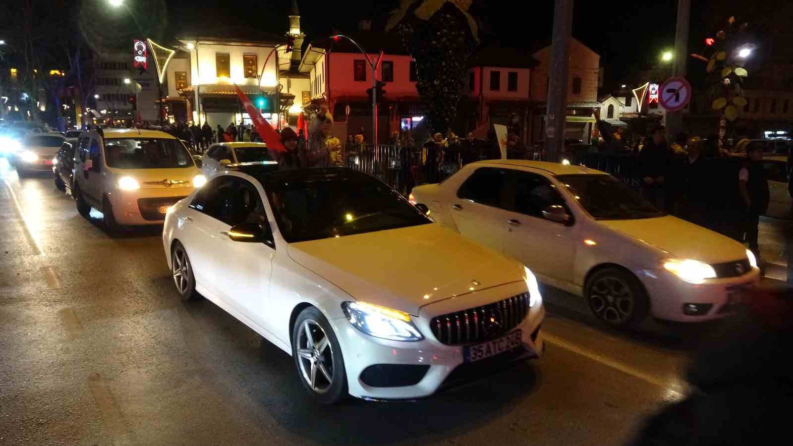 Isparta'da seçim zaferi coşkuyla kutlandı