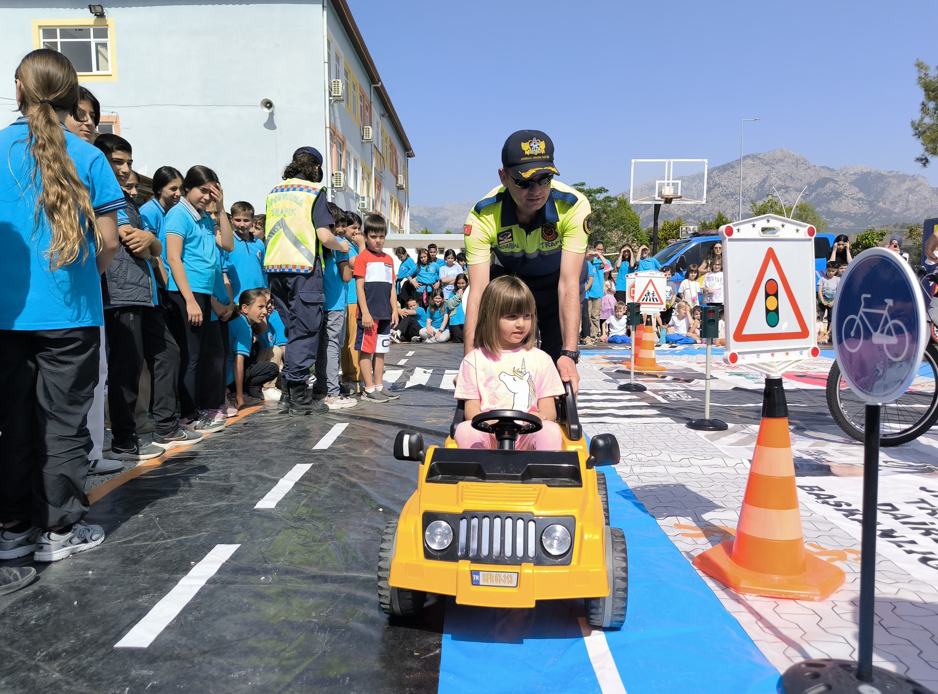Jandarmadan uygulamalı trafik eğitimi