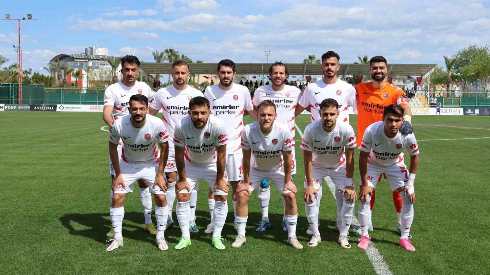 Kepez Belediyespor, Tarsus İdman Yurdu mücadelesinden 9-0 galip ayrıldı