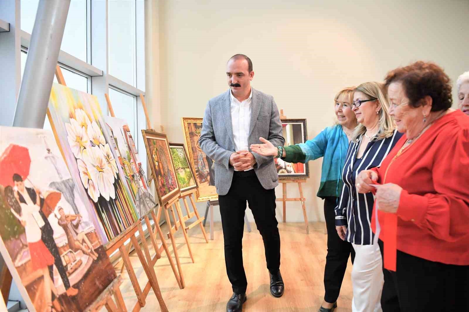 Konyaaltı'nda gönüllülerden resim sergisi