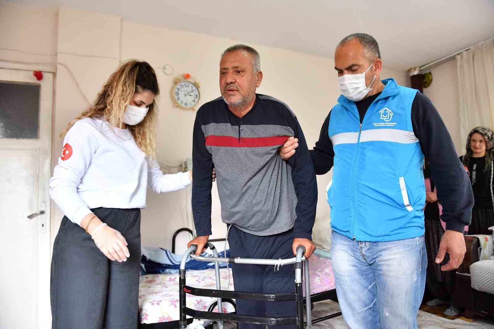 Mersin Büyükşehir Belediyesinin evde sağlık hizmeti Toroslar'a kadar uzandı