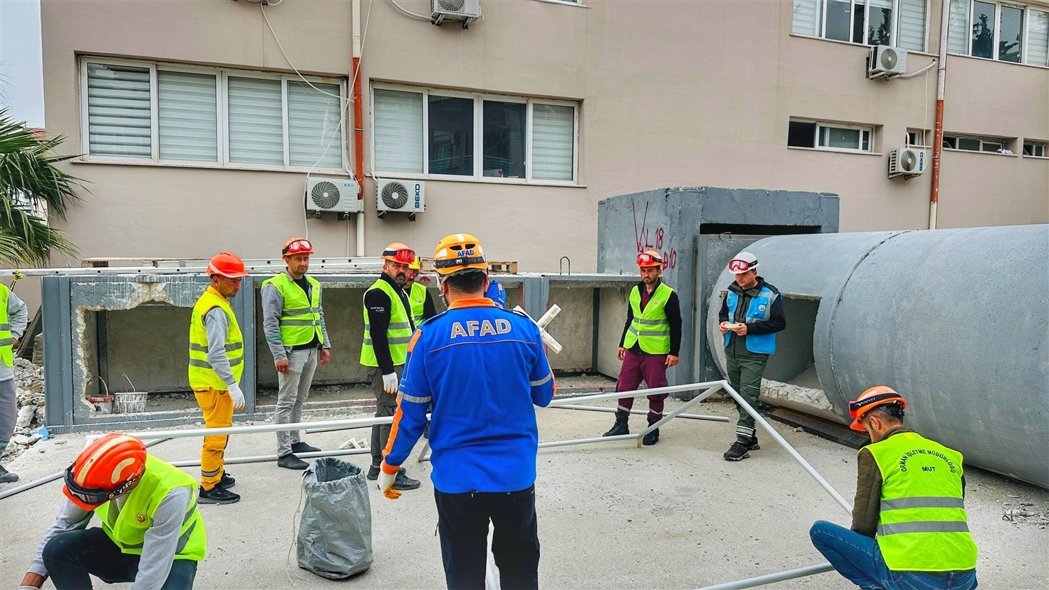 Mersin'de ormancılara "Depremde Arama Kurtarma Eğitimi" verildi